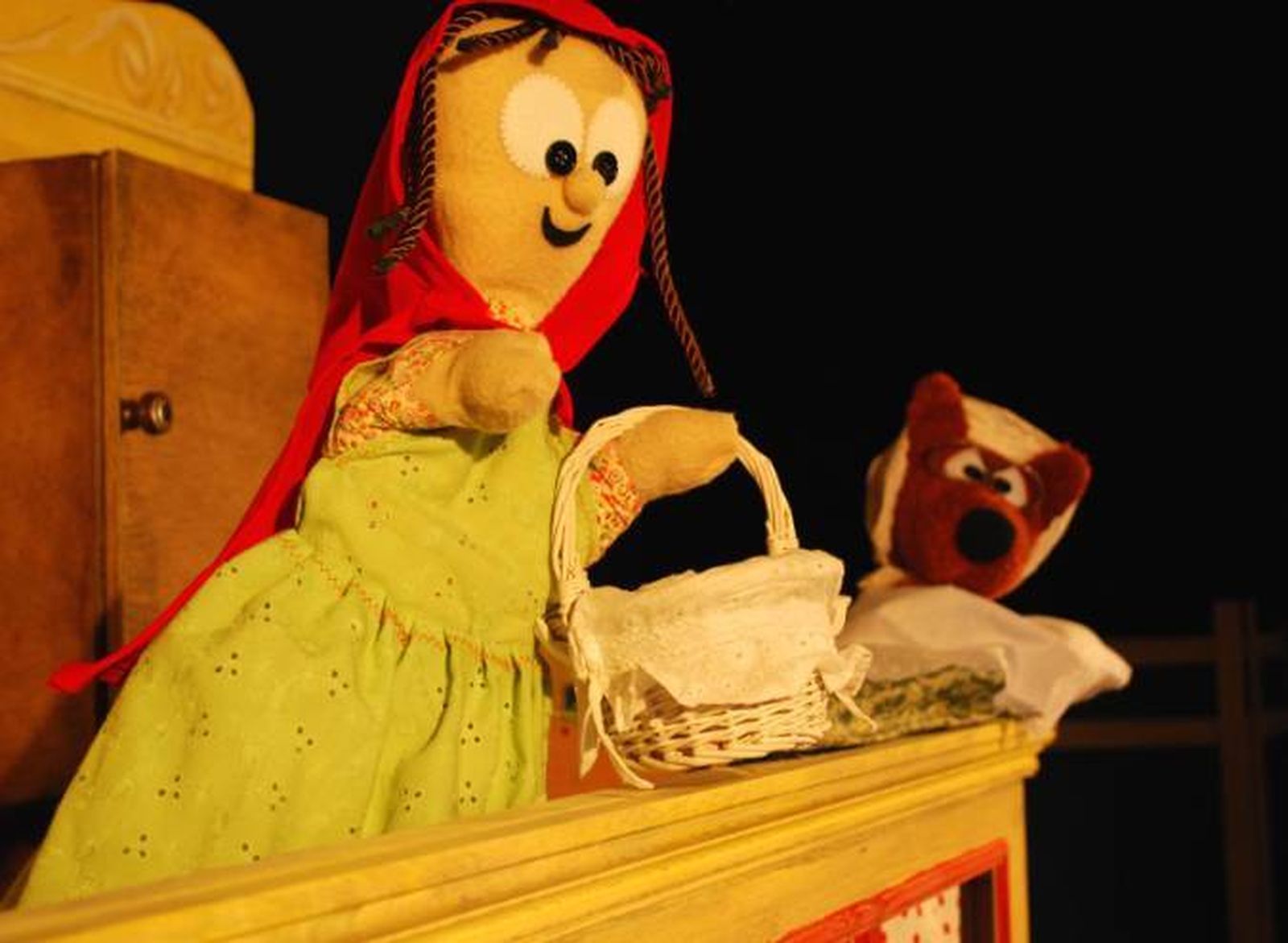 Una traviesa Caperucita Roja llega este fin de semana al teatro de títeres de Móstoles