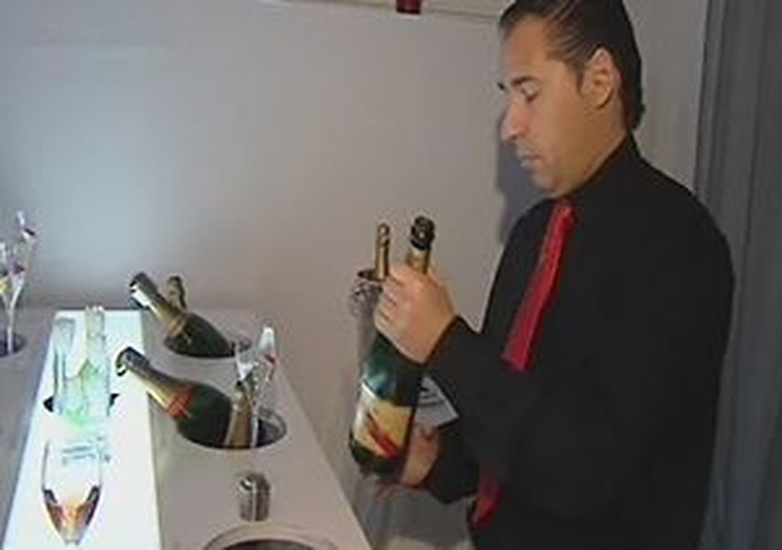 1811-champagne.wmv