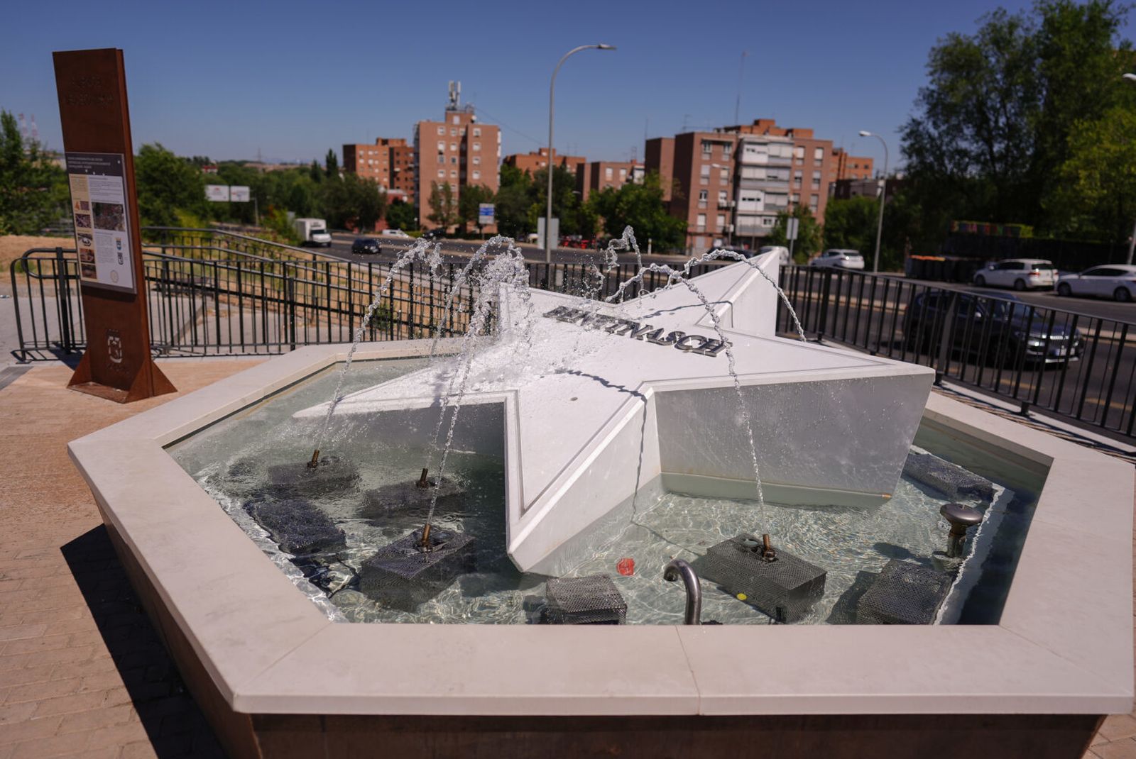 La fuente de Benetnasch, estrella de la Osa Mayor, en Colonia Jardín (Latina)