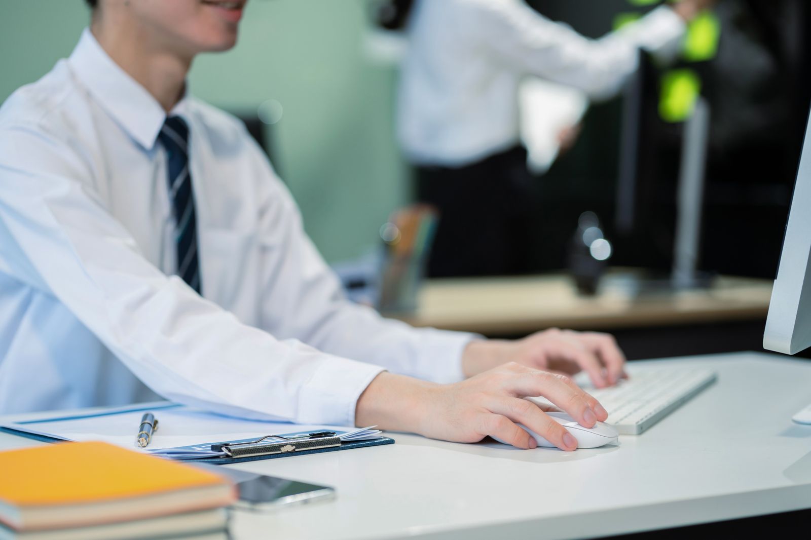 Miles de vacantes de empleo para Navidad en grupoSky