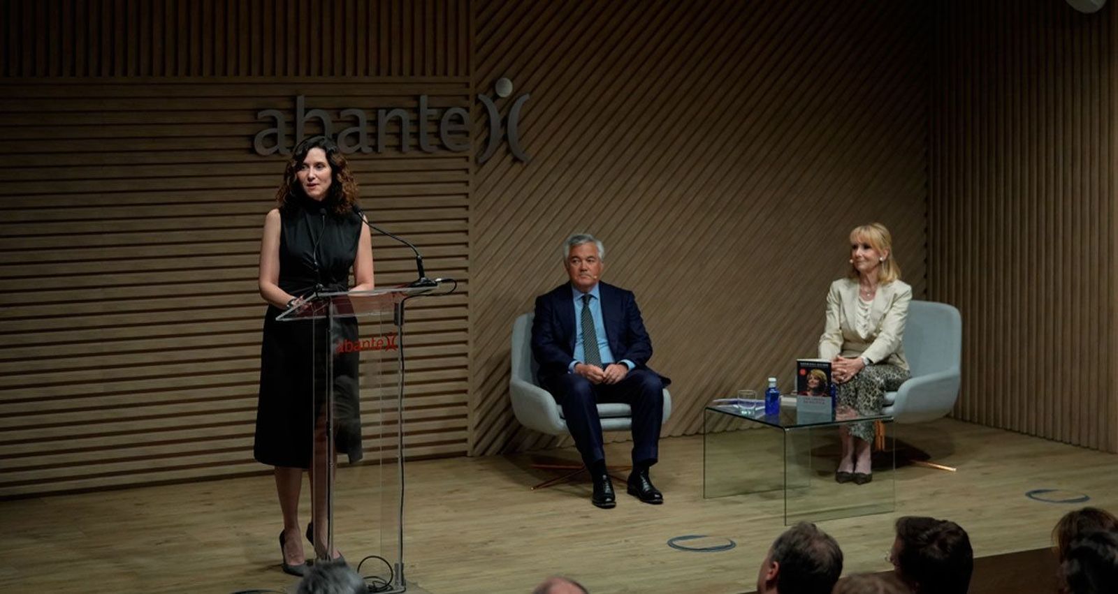 Ayuso reivindica la trayectoria "generosa y valiente" de Aguirre y sus políticas liberales