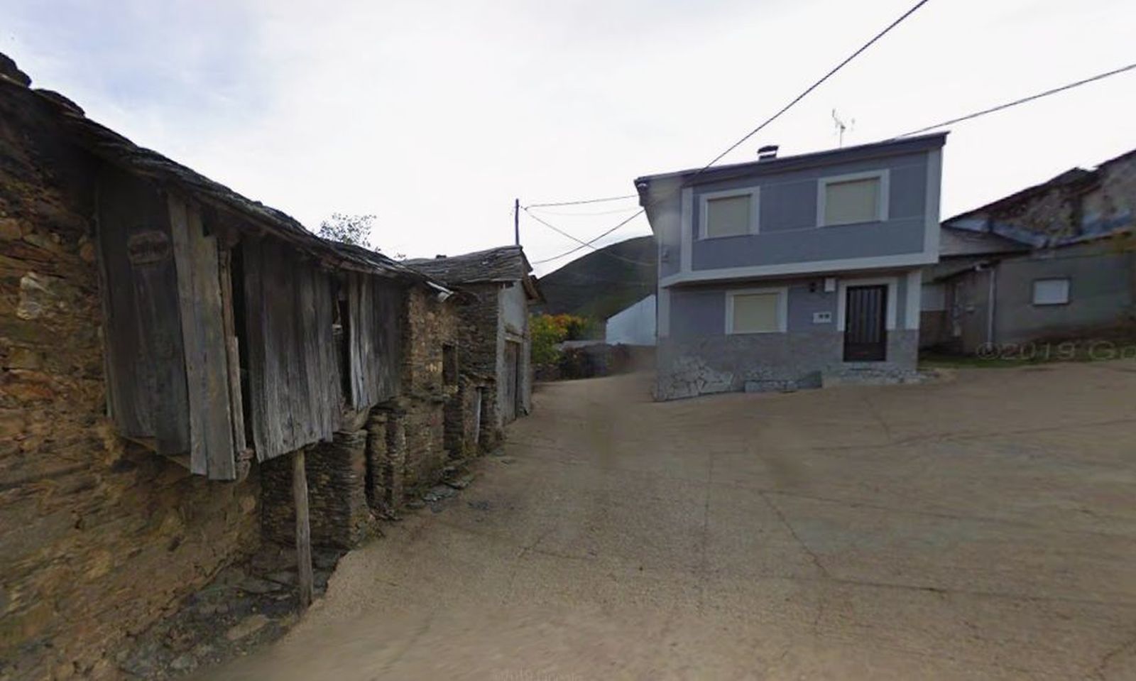 Viviendas de la población de Villarino, municipio de Truchas, en la comarca de La Cabrera leonesa