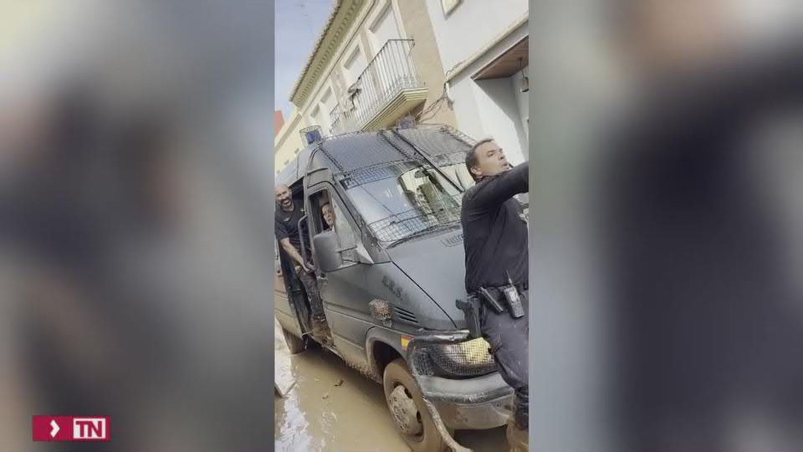 La Guardia Civil rescata a una persona con movilidad reducida tras pasar 72 horas atrapada en Paiporta