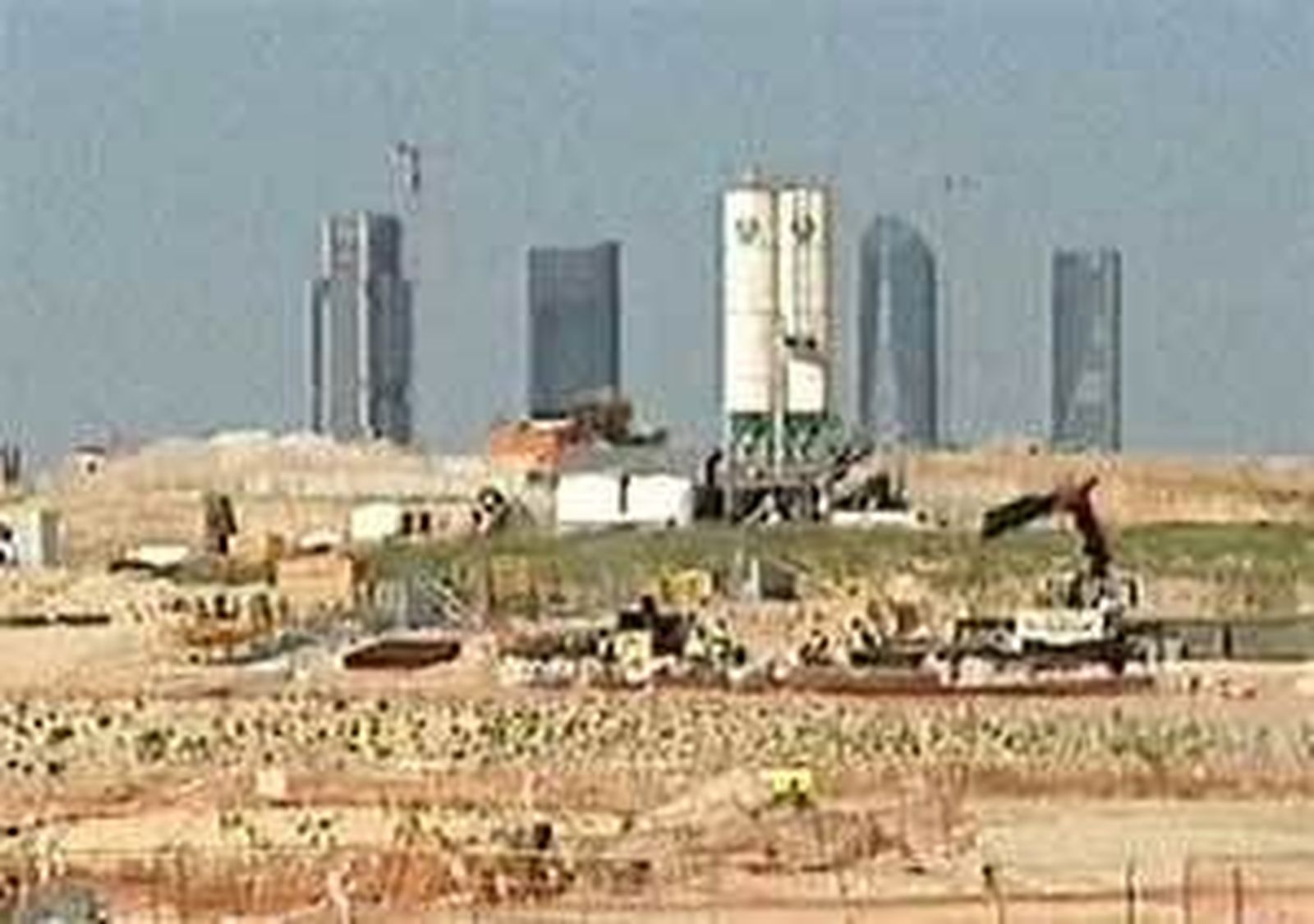 La Comunidad reconoce que trabaja en el proyecto para crear un  macrocentro de ocio en Valdebebas