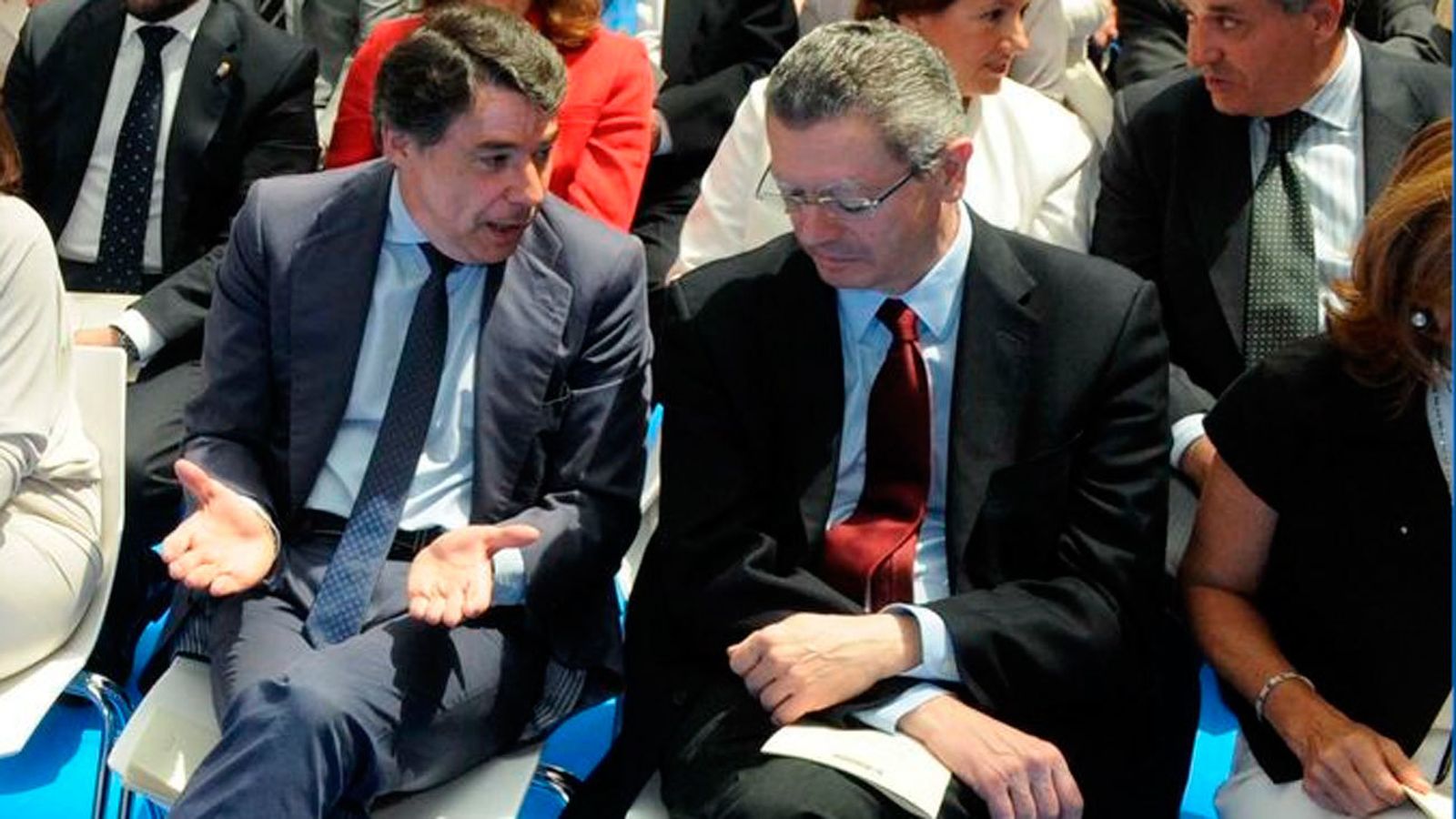 Ignacio González y Alberto Ruiz Gallardón durante un acto