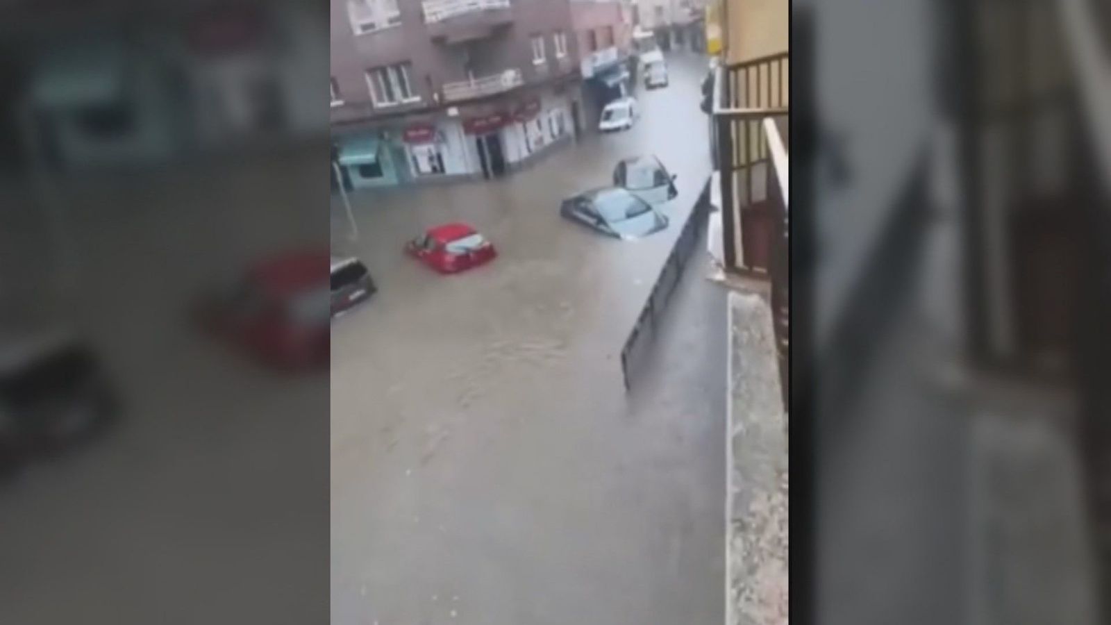 Las lluvias torrenciales provocan inundaciones y balsas de agua en Bilbao