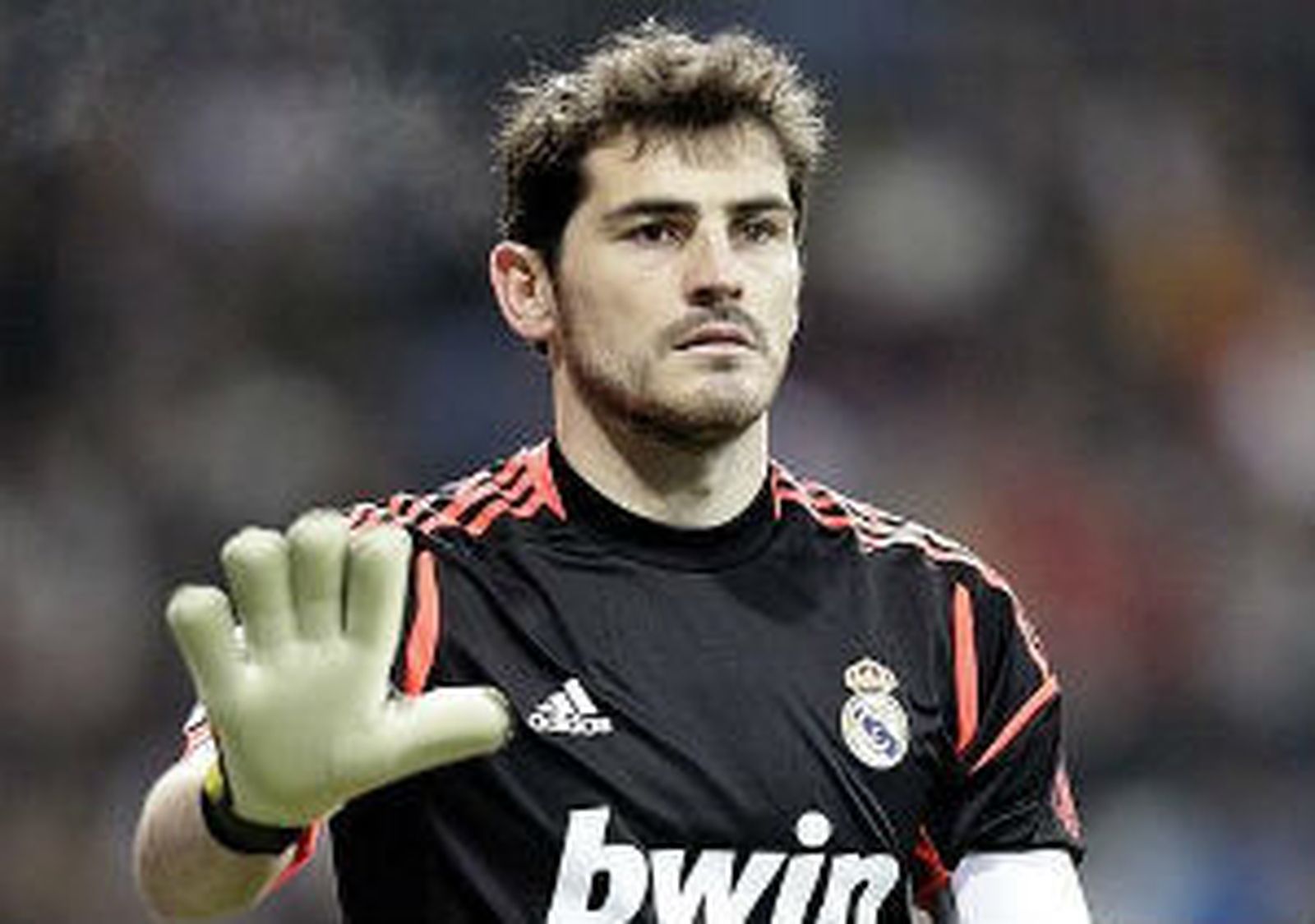 Casillas se plantea irse al PSG si sigue siendo suplente