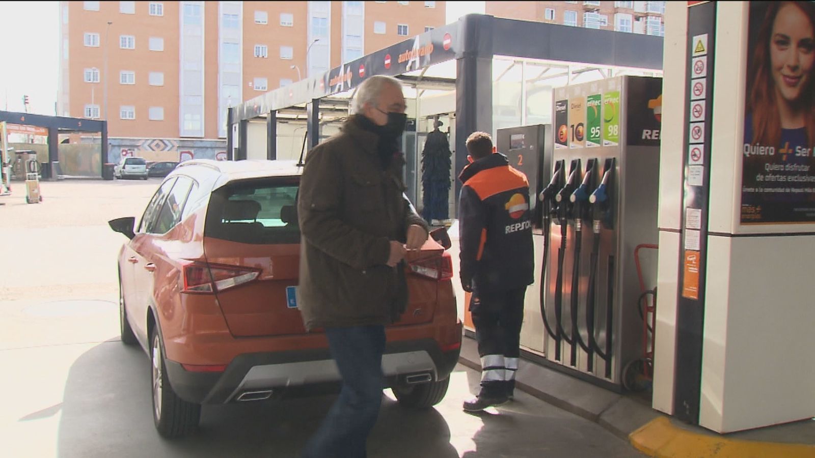 Las estaciones de servicio denuncian estar "al borde del cierre" por no haber cobrado los adelantos