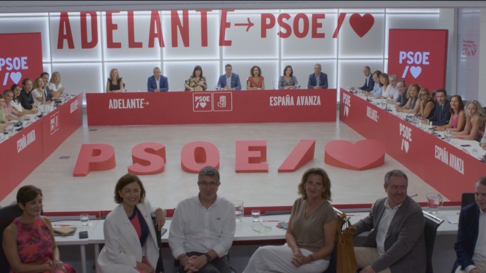 Crecen las voces críticas a la dirección del PSOE tras la expulsión de Nicolás Redondo