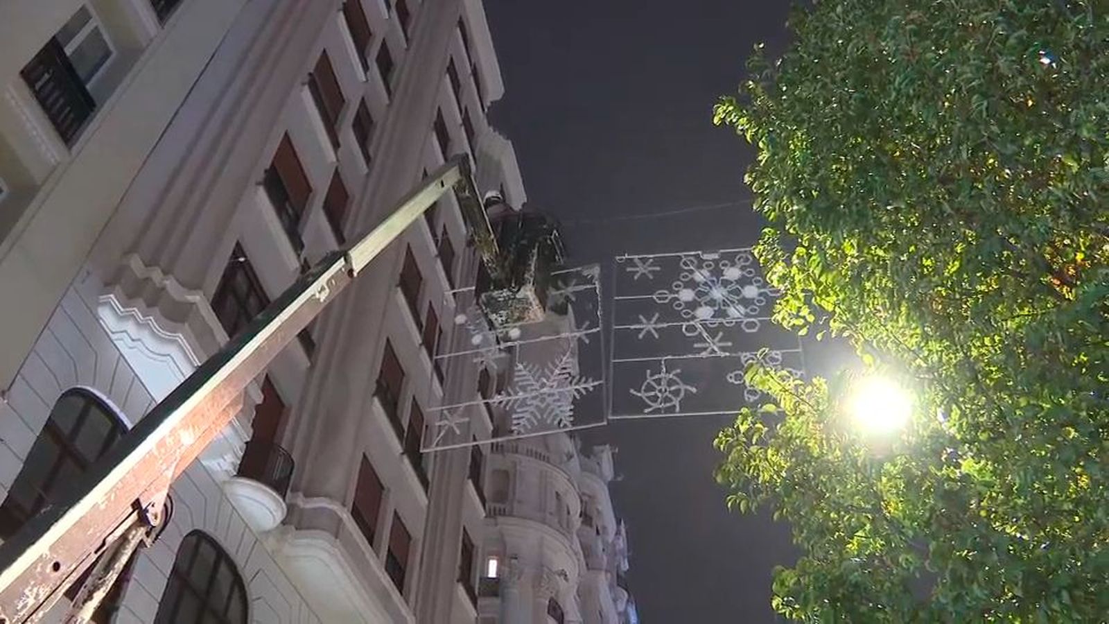 Una gran nevada de luz convertirá la Gran Vía en el corazón de la Navidad madrileña