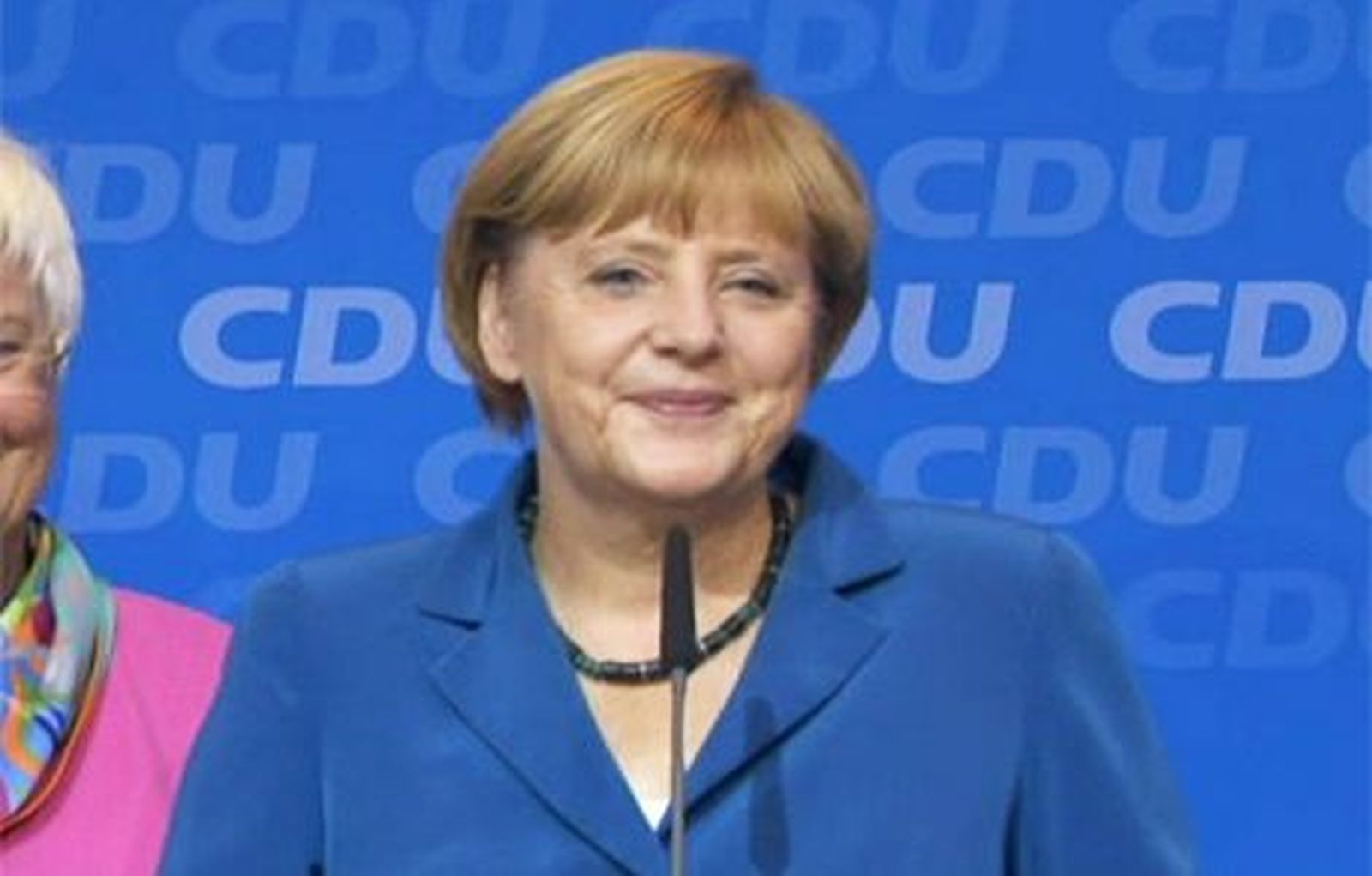 La Unión de Merkel prevé "difíciles conversaciones" para lograr una coalición
