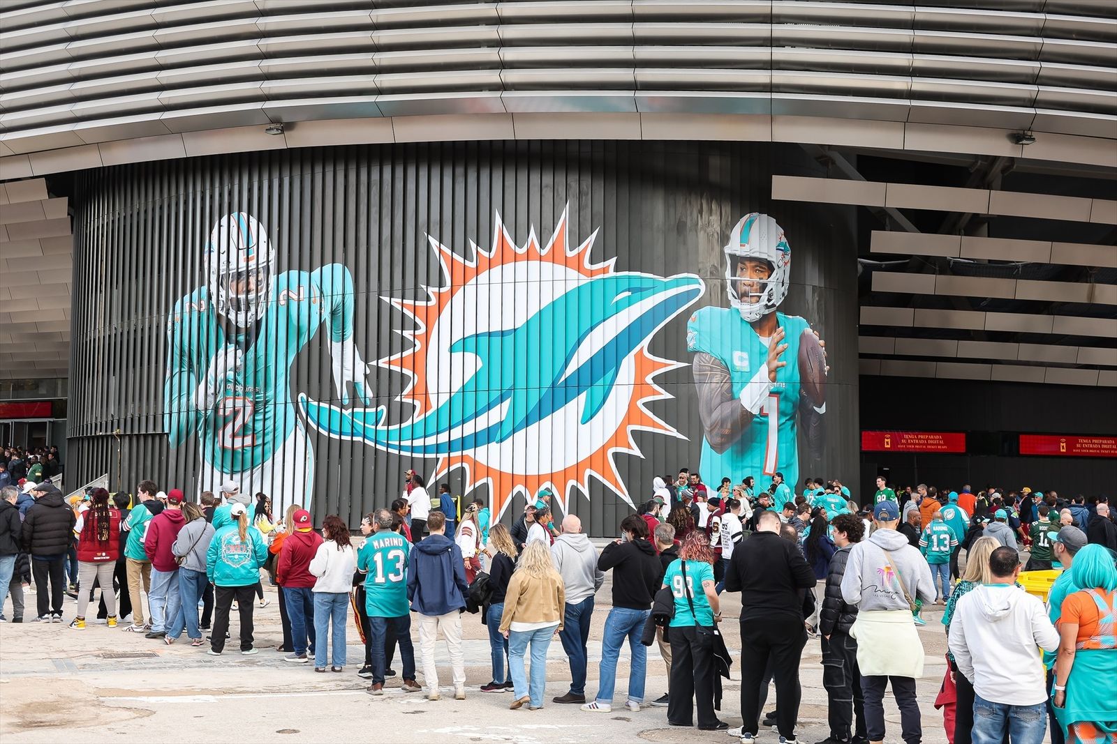 FOTOGALERÍA: Así se vivió en el Bernabéu el primer partido de la NFL en España
