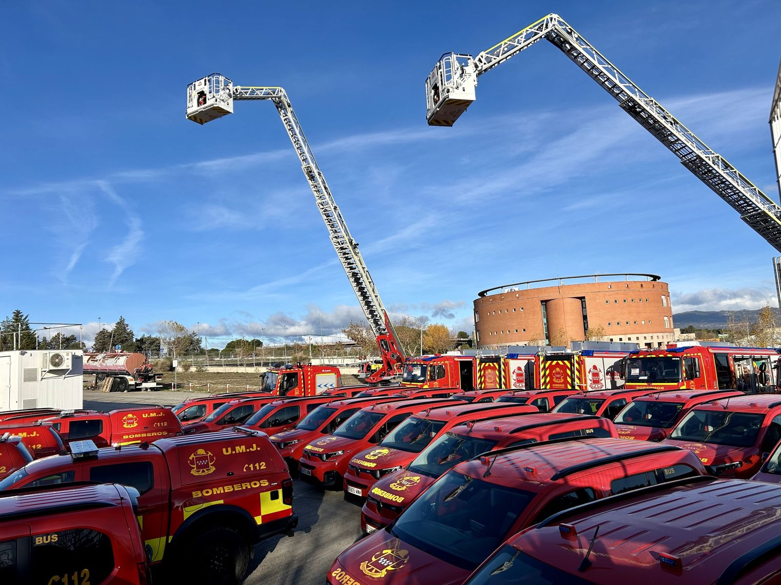 Nuevos vehículos para los 21 parques de Bomberos de la Comunidad de Madrid