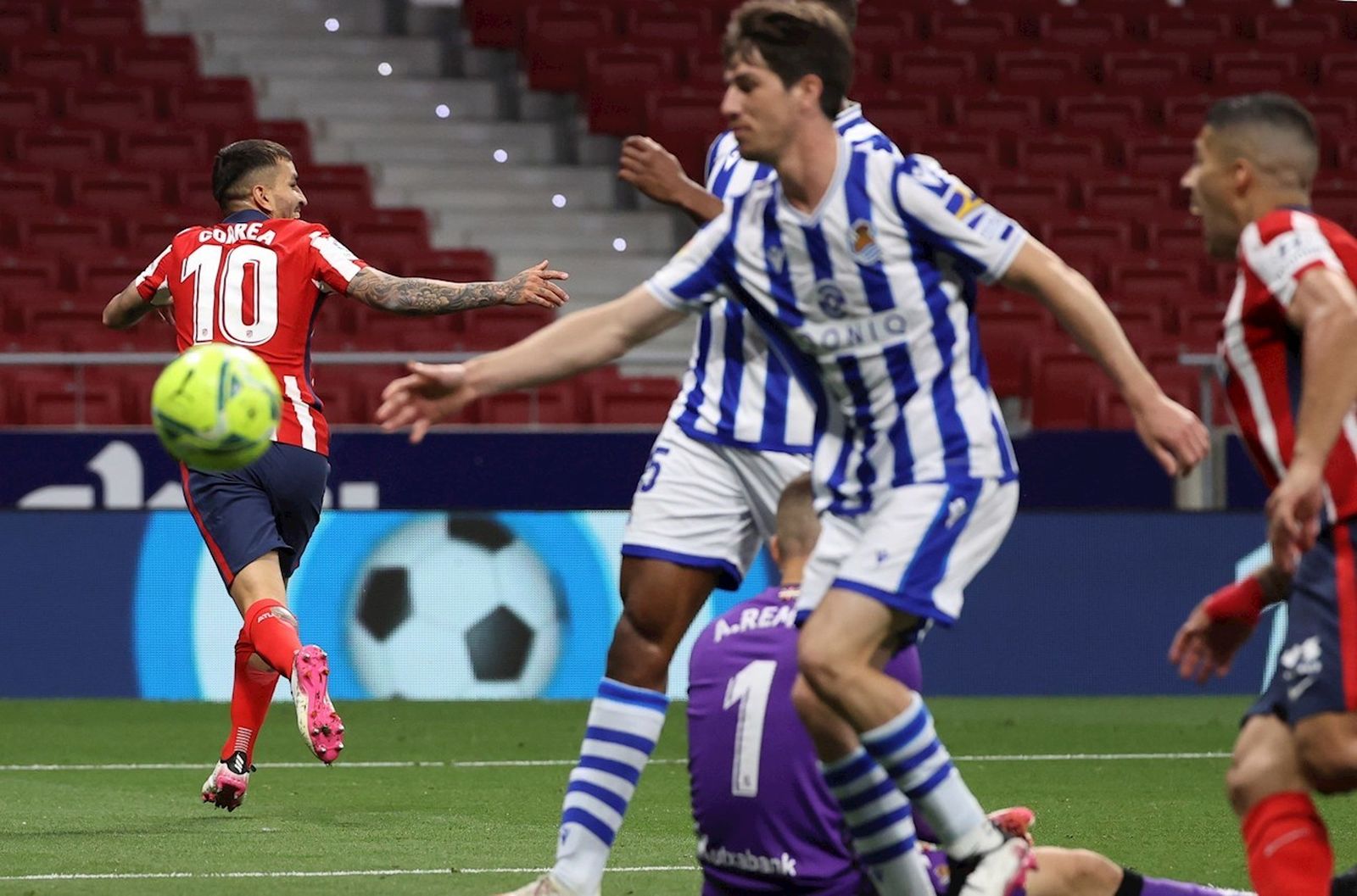 Correa marca a la Real Sociedad
