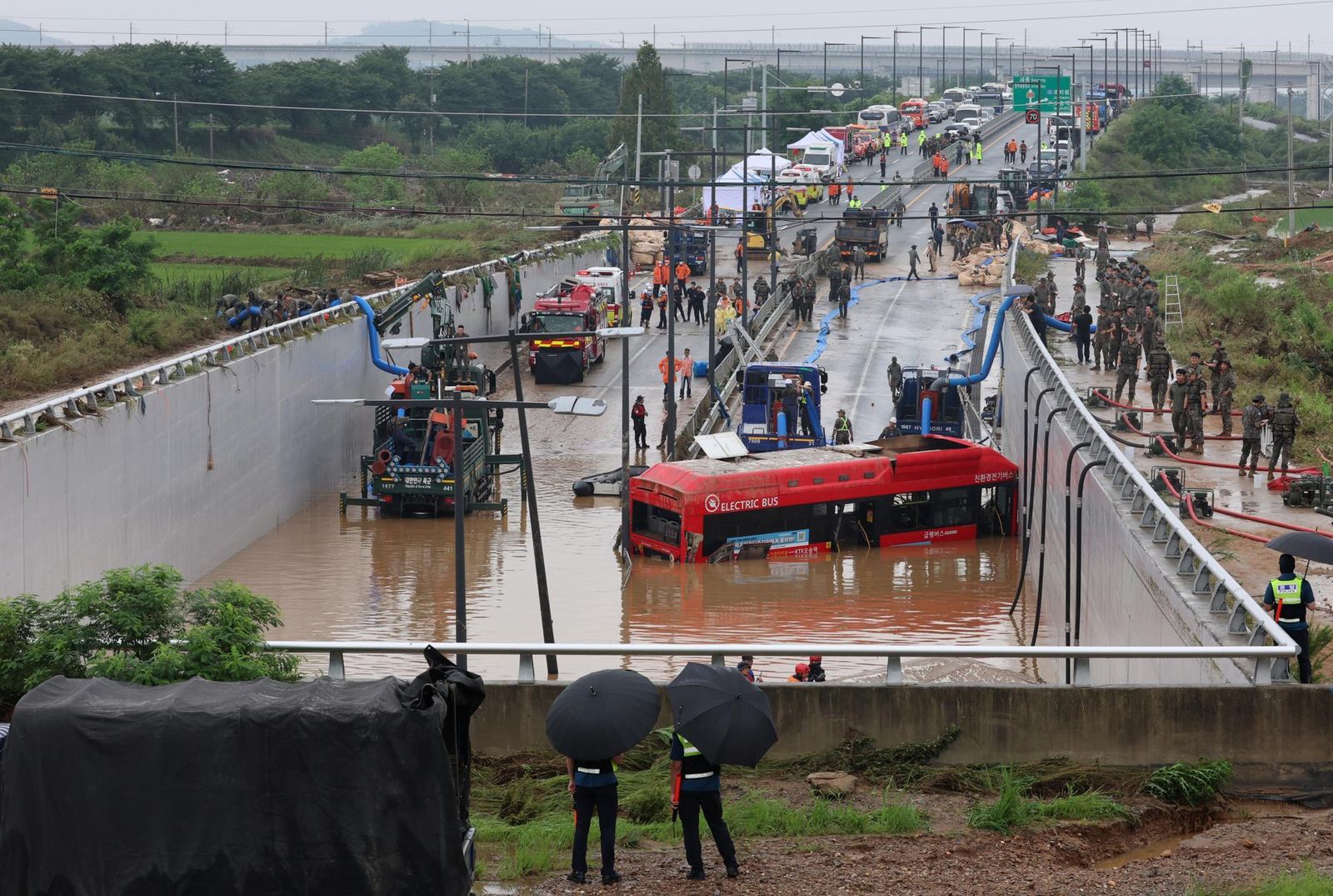 Aumentan a 37 las víctimas mortales por las intensas lluvias en Corea del Sur