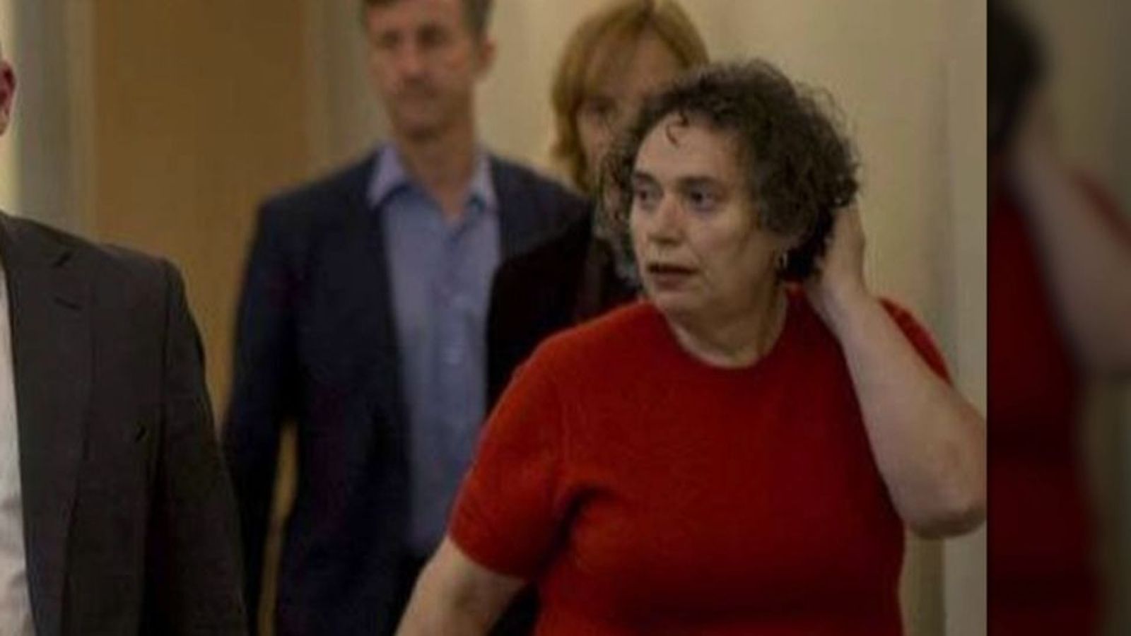 El juez autoriza a la Policía a investigar cuentas bancarias de Zapatero, sus hijas y su secretaria