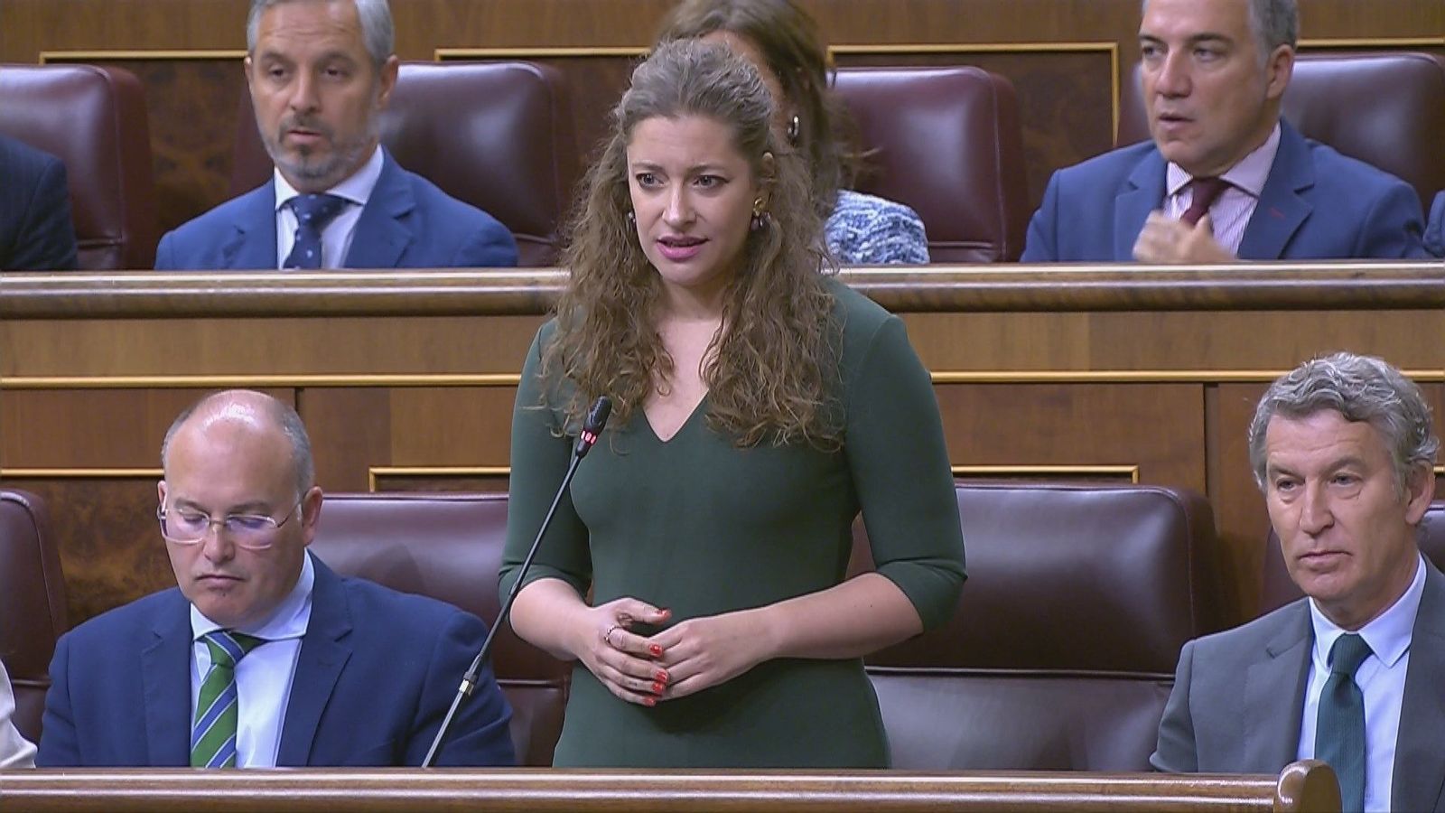 El Gobierno reduce a una "alarma infundada" los fallos de las pulseras antimaltrato y el PP le augura un descalabro en voto femenino