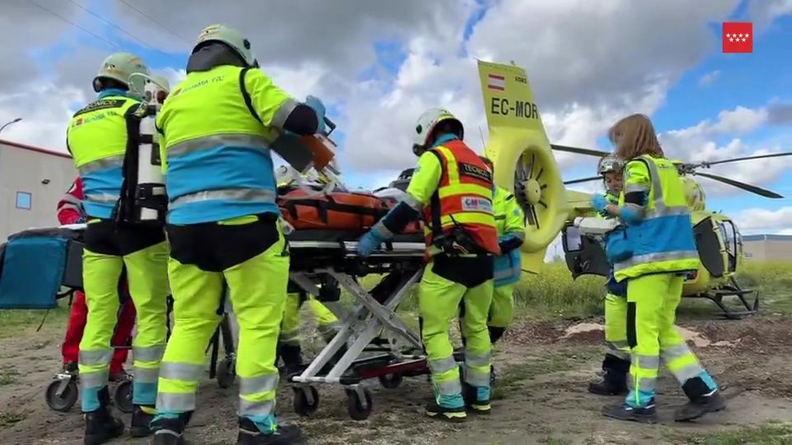 Herido muy grave un trabajador al precipitarse desde 12 metros en Pinto