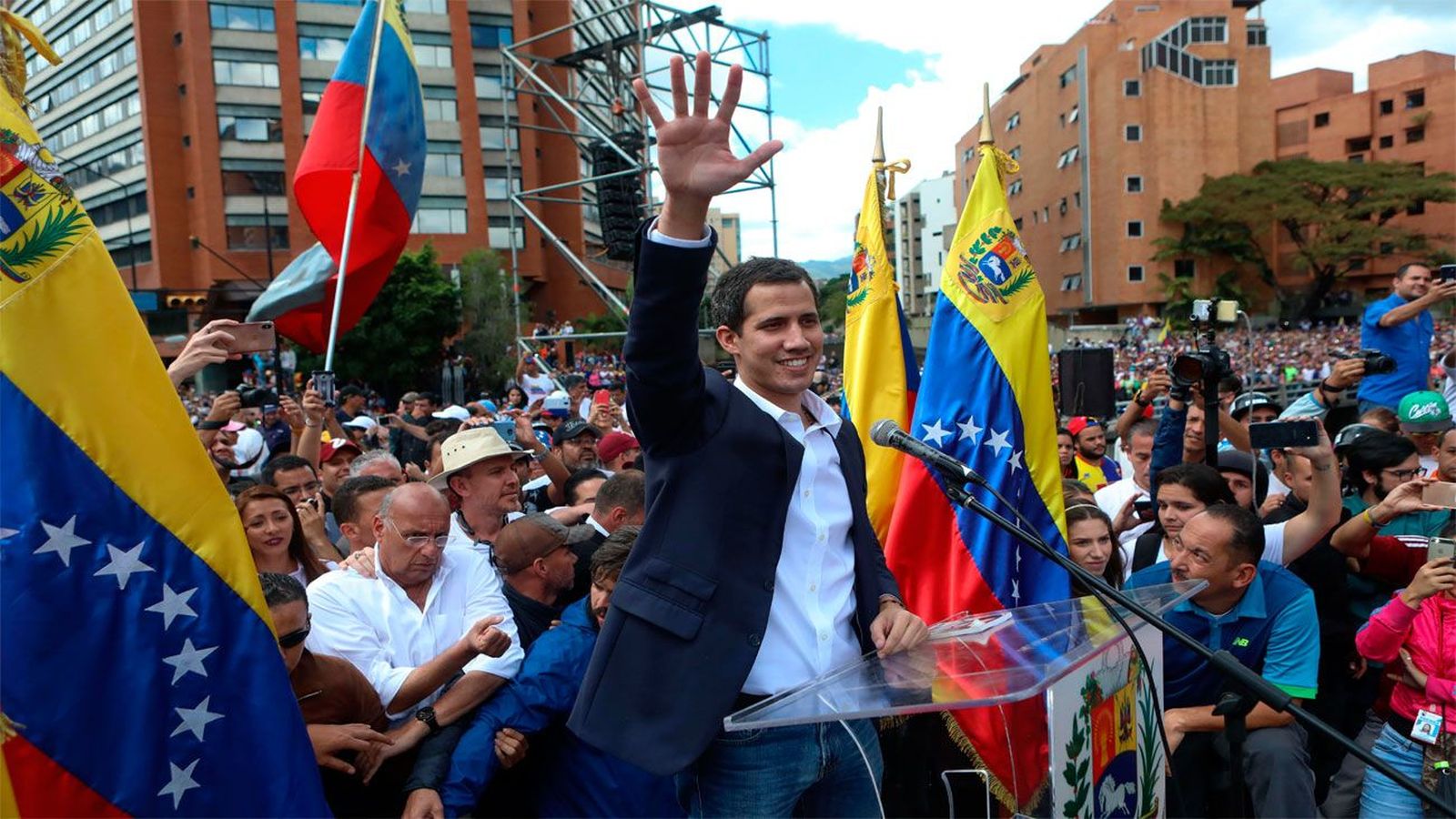 Guaidó no descarta una amnistía si Maduro se pone "del lado de la Constitución"