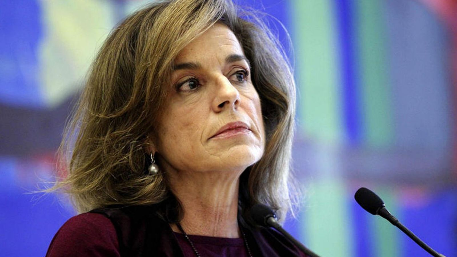 Ana botella asegura que los coches también "producen riqueza"