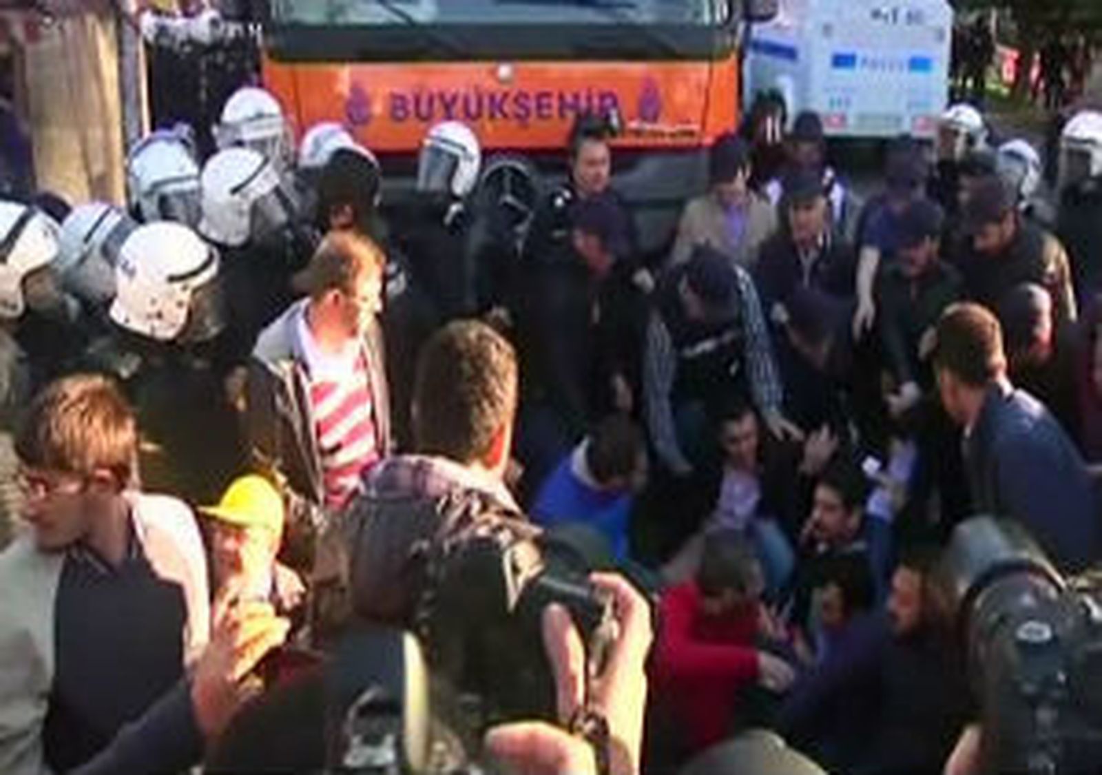 Enfrentamientos en Taksim