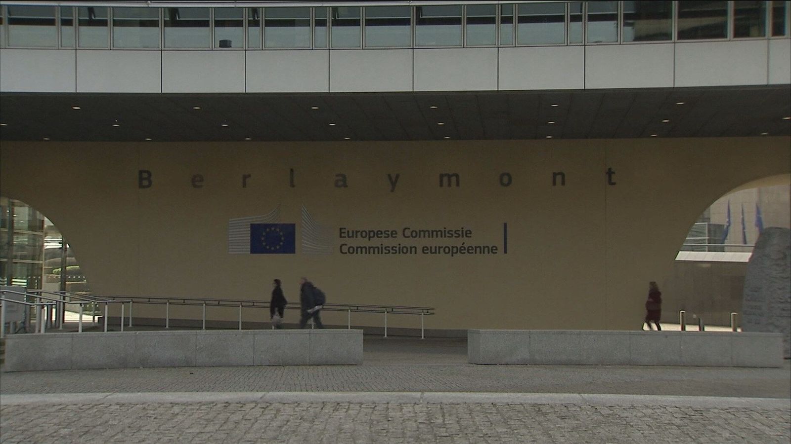 Bruselas empeora su previsión de déficit para España