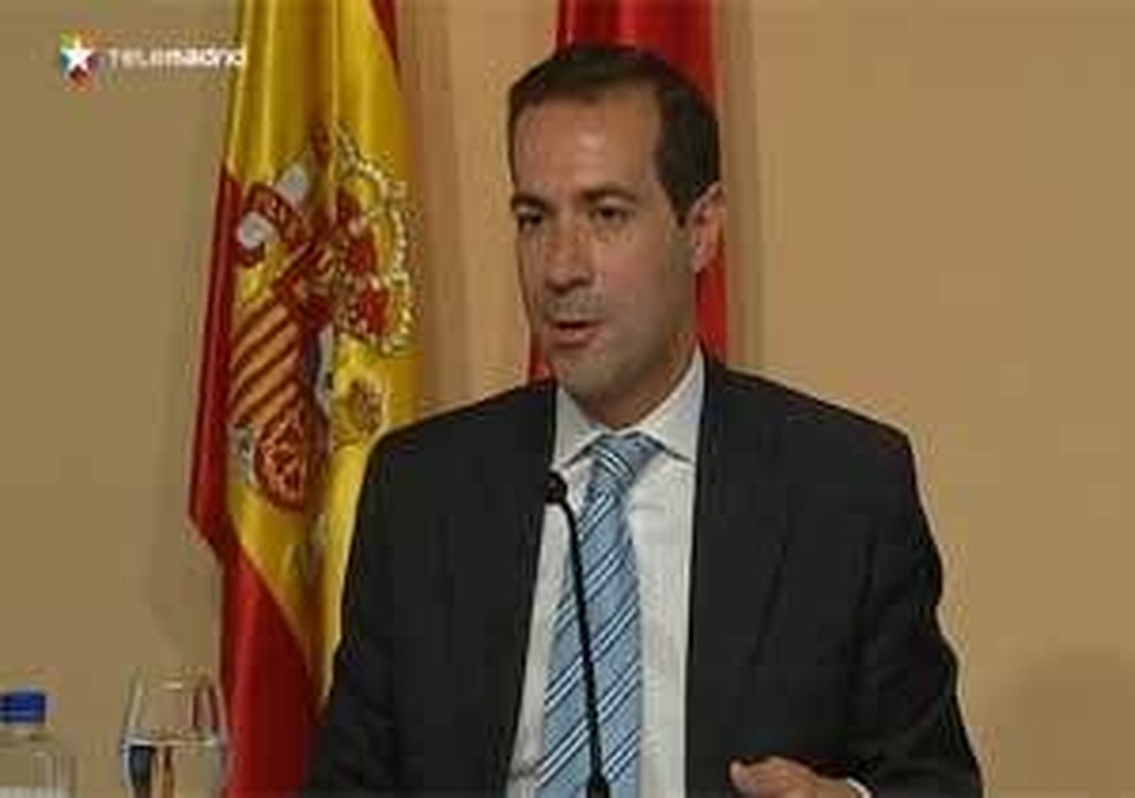 González condiciona su reunión con Gómez a que presente "una alternativa seria" y deje "la agitación"