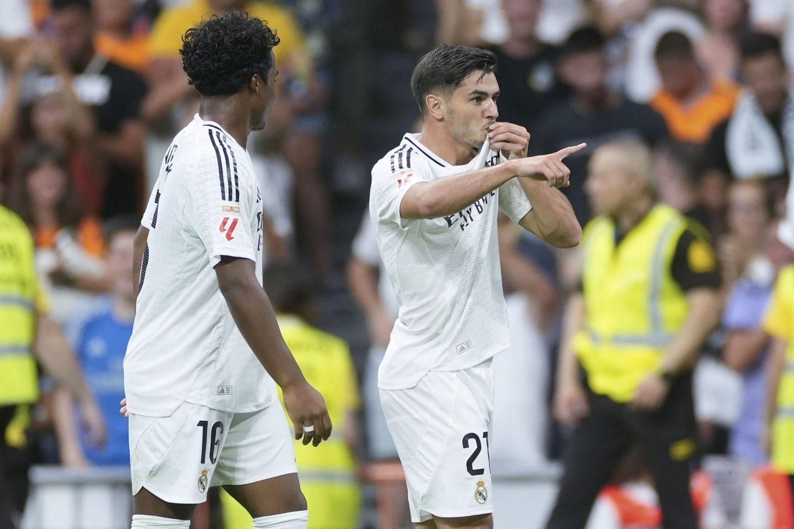 Brahim festeja su tanto al Valladolid