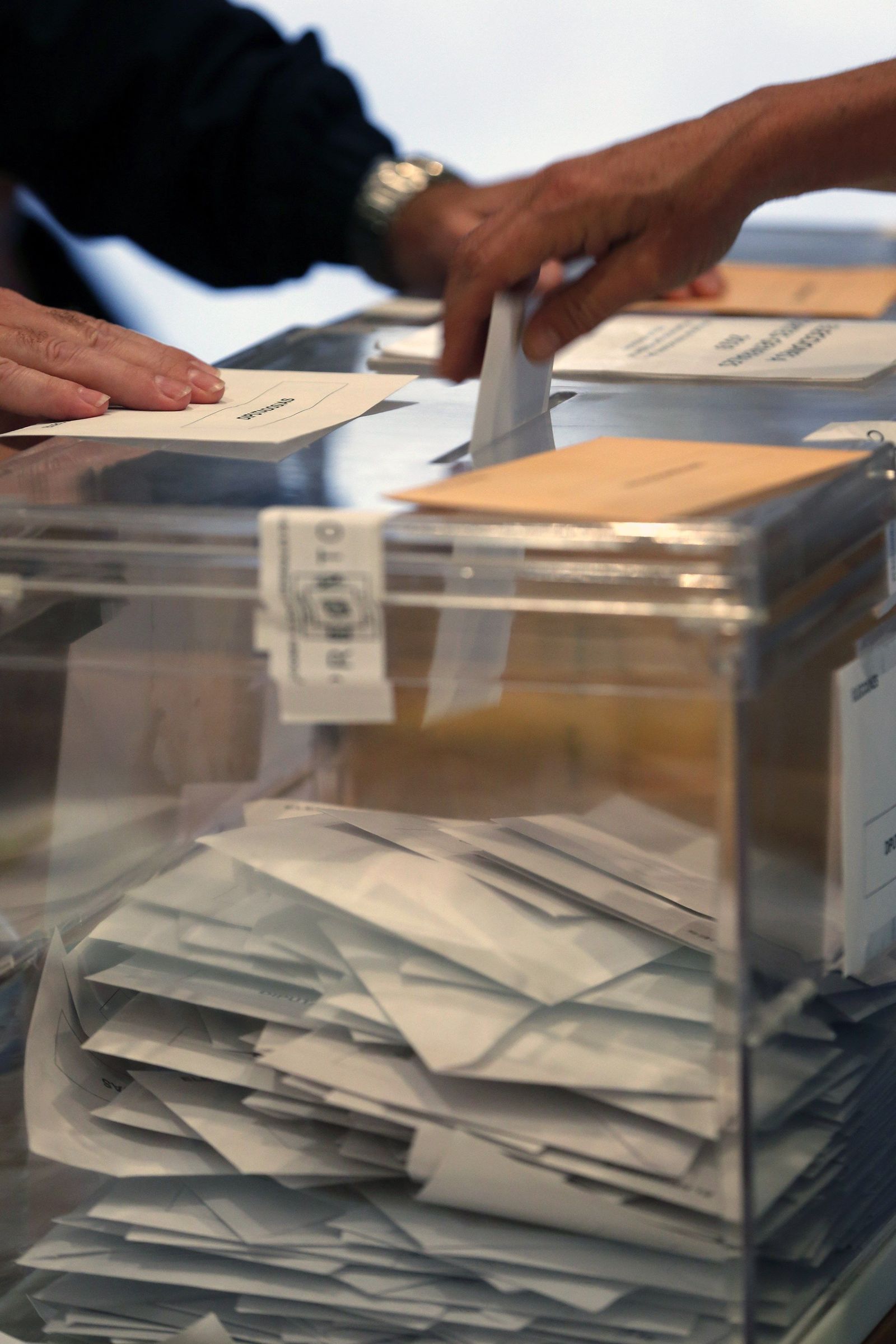 La participación del 10-N a las 14.00 horas es del 37,83%