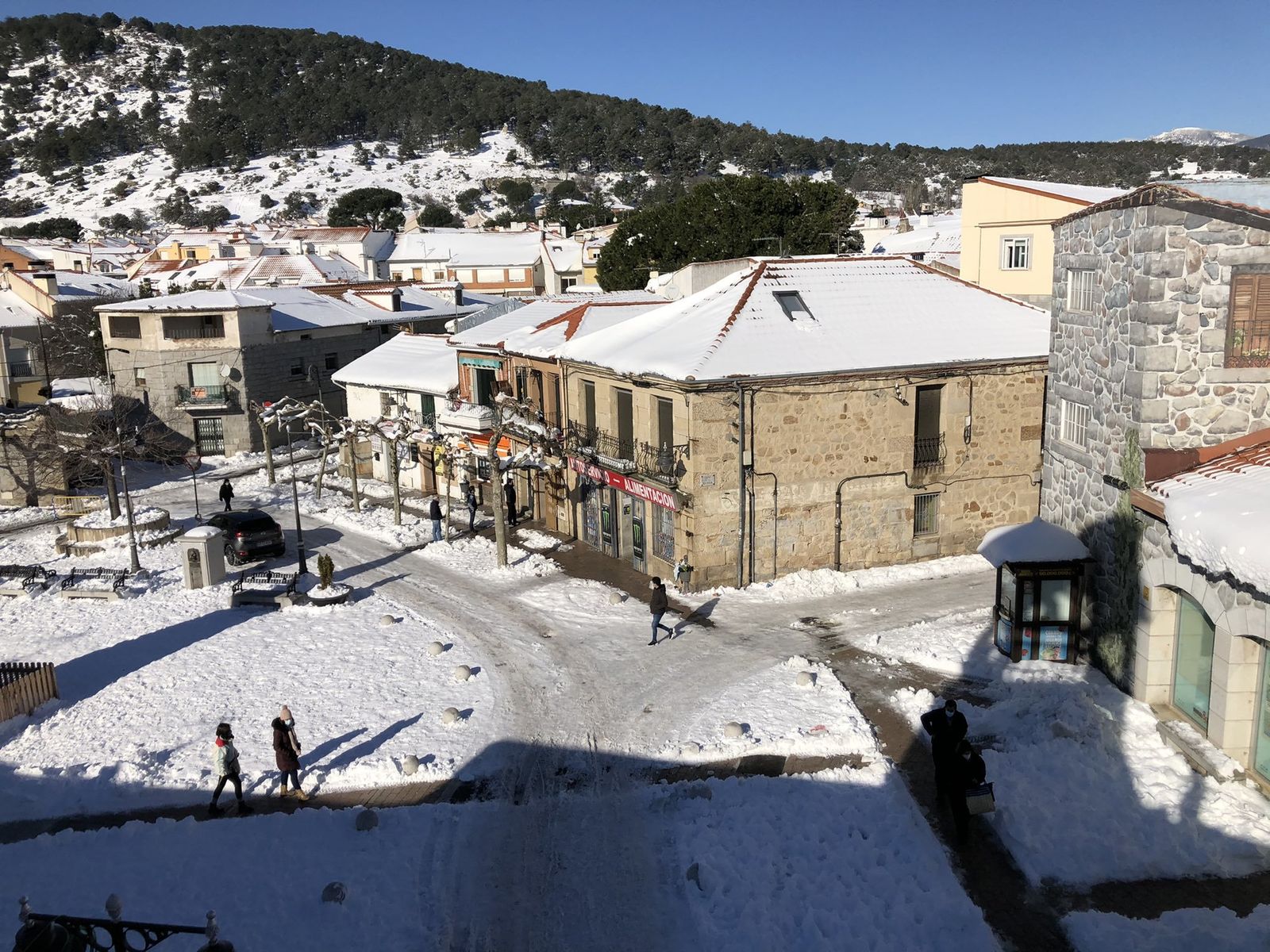 Moralzarzal nevado tras el paso de Filomena