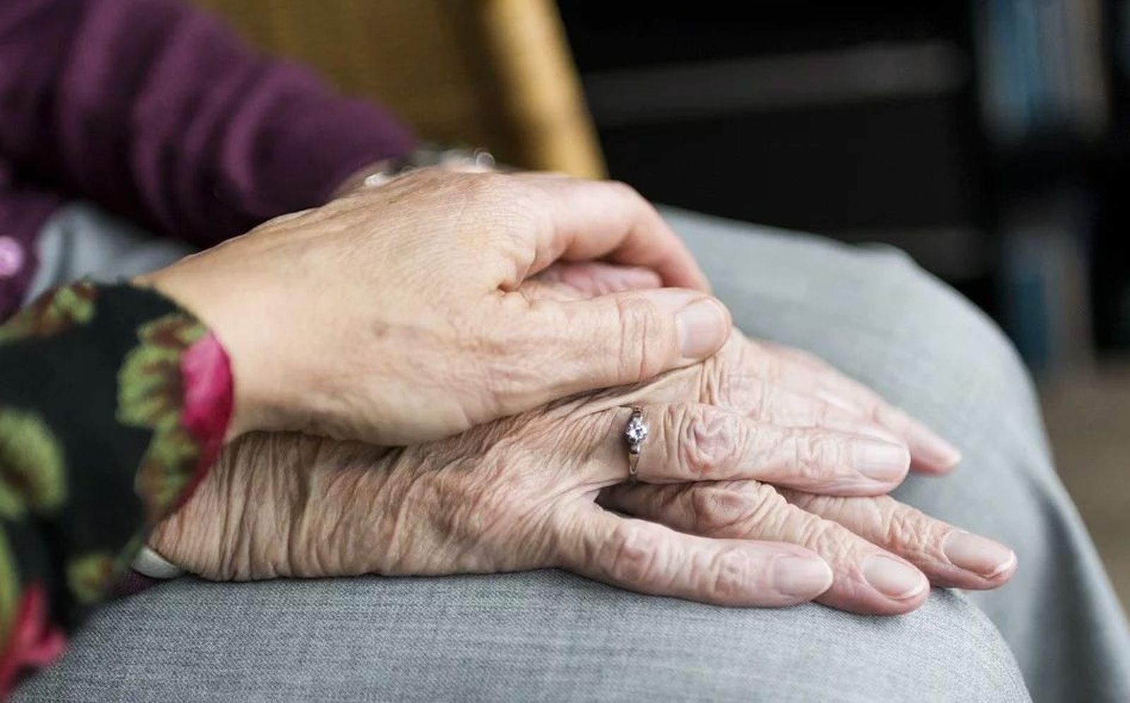 Cuidadores de familiares dependientes, los grandes olvidados