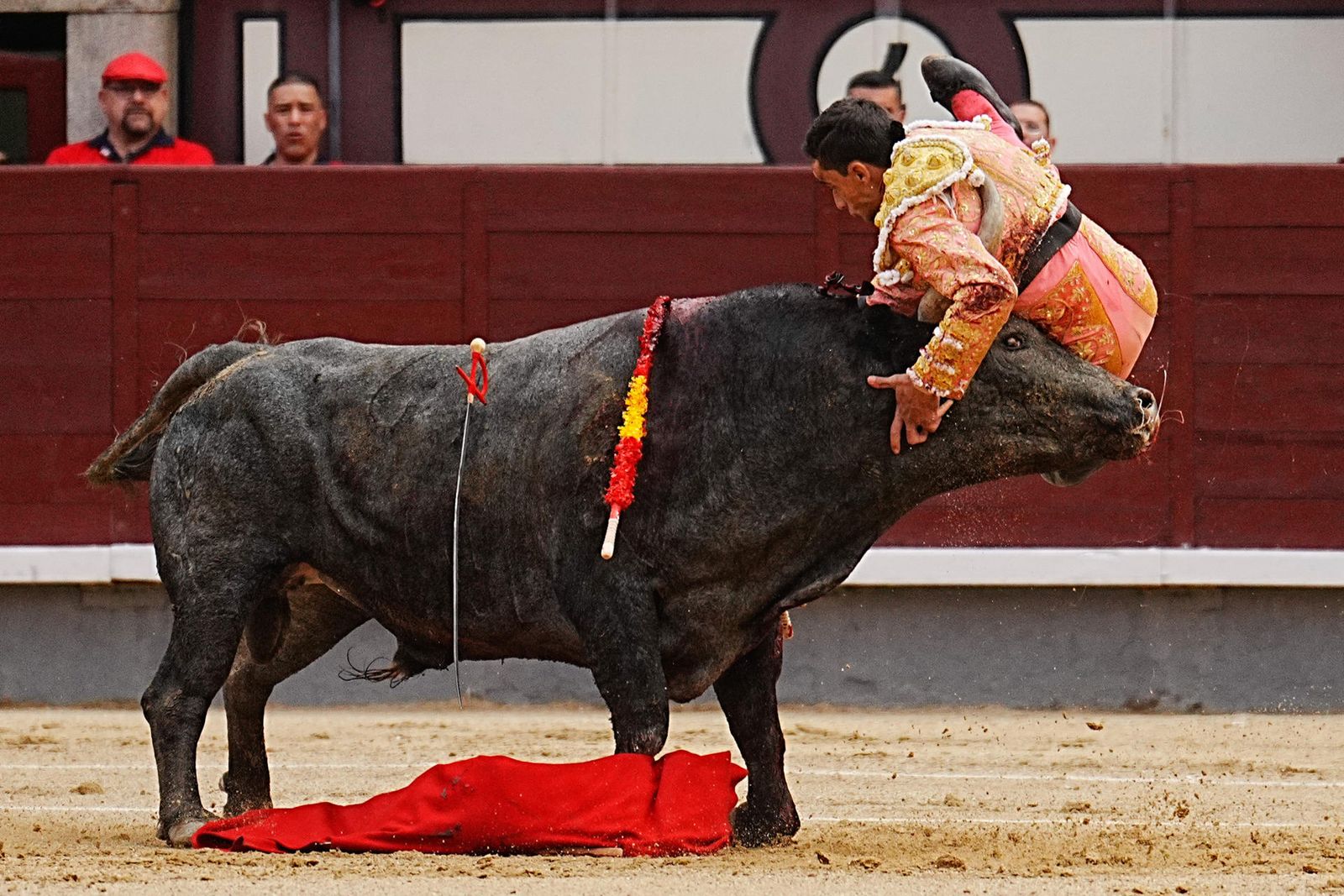 Paco Ureña durante la Corrida de la Prensa que cierra la Feria de San Isidro