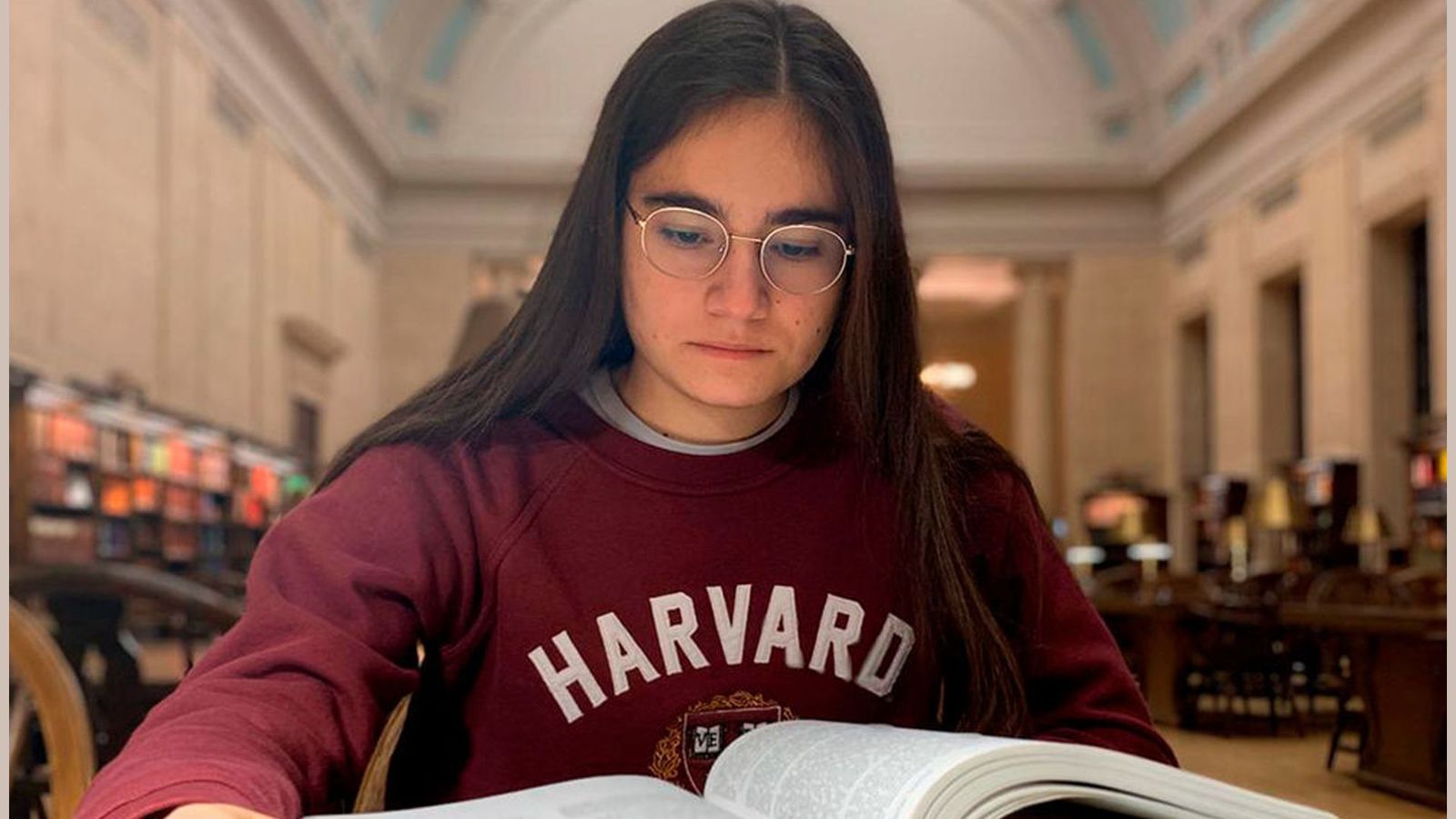 La historia de Paula, una española en el punto de mira de las universidades