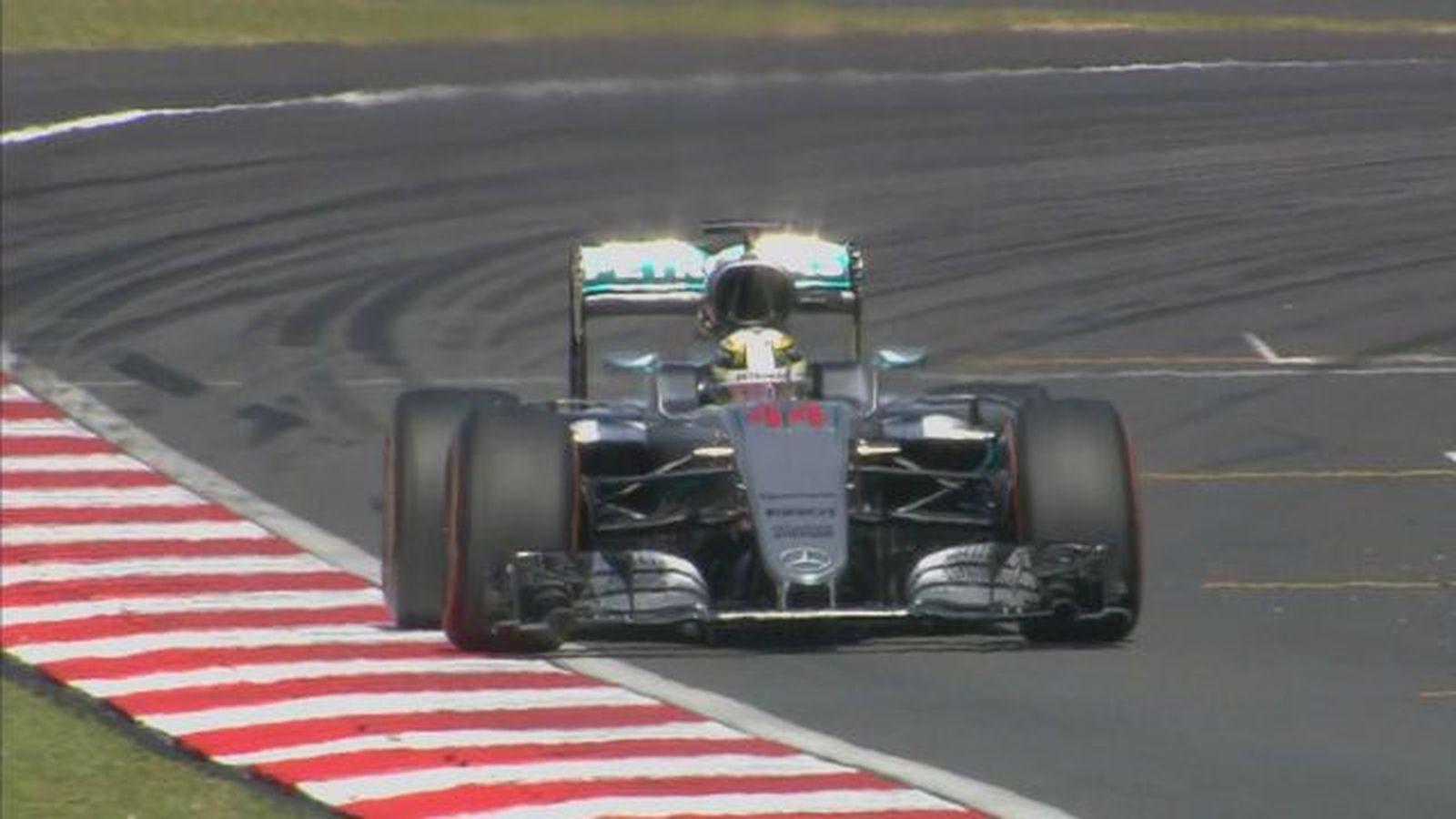GP Singapur: Hamilton, el más rápido en los libres; Alonso, 7º