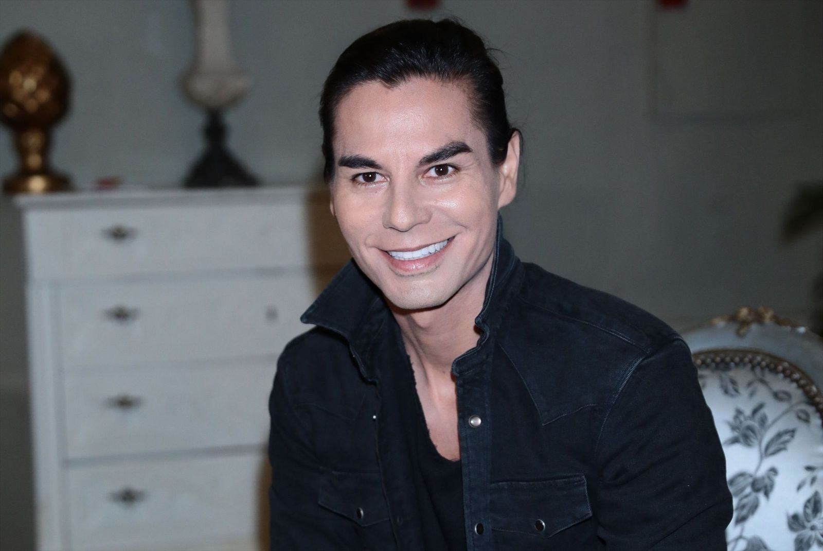 Julio Iglesias Jr. y Vivi Di Domenico rompen tras un año de relación