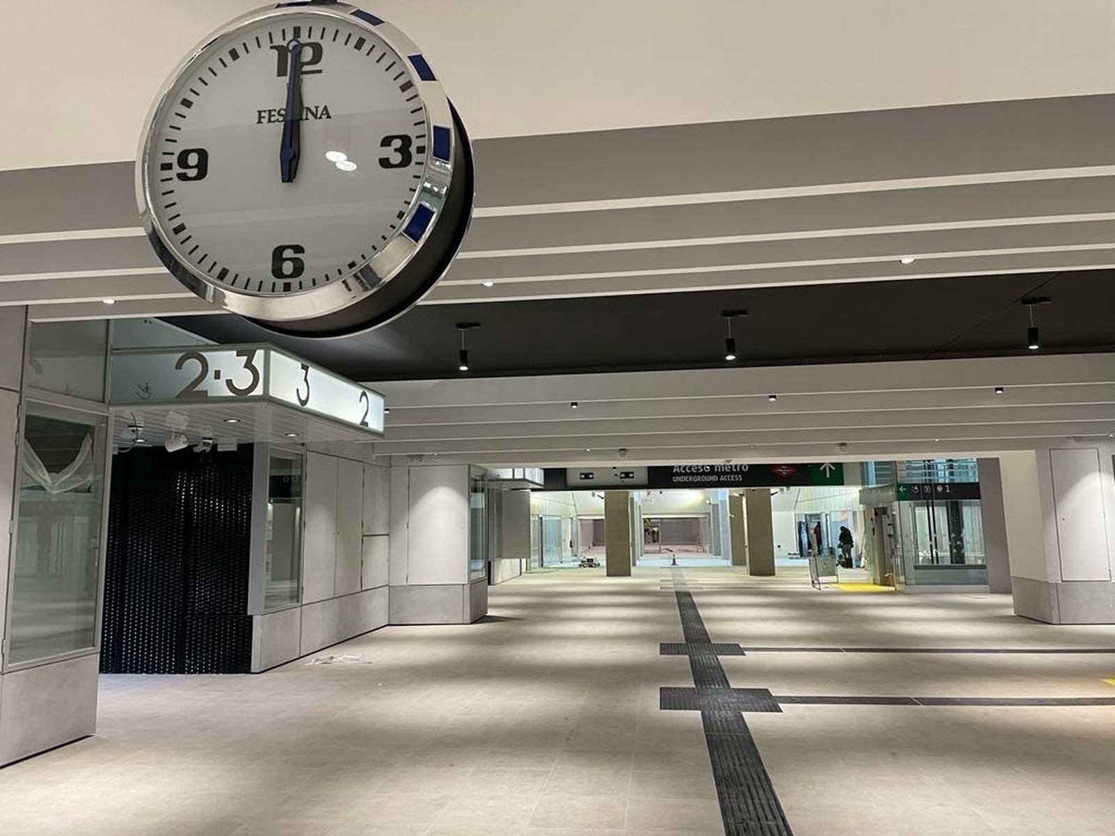 Vestíbulo inferior en la estación de Madrid-Chamartín