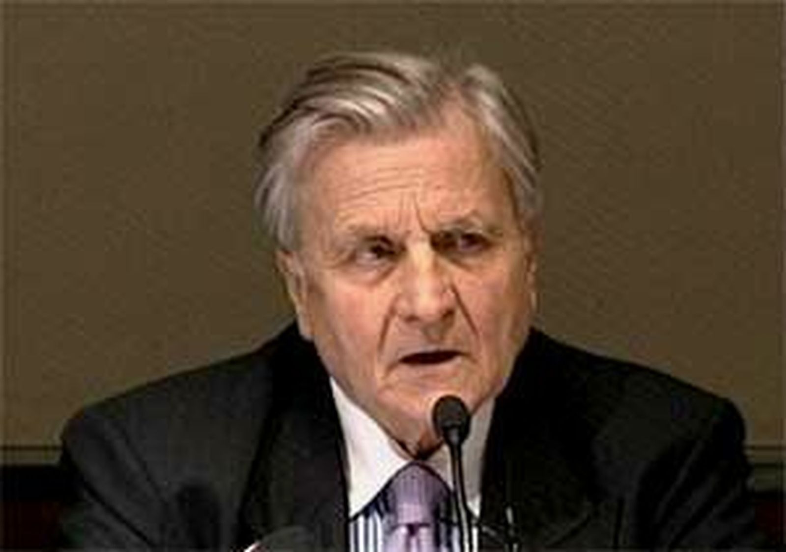 Trichet mete prisa para recapitalizar la banca porque la crisis es ya sistémica