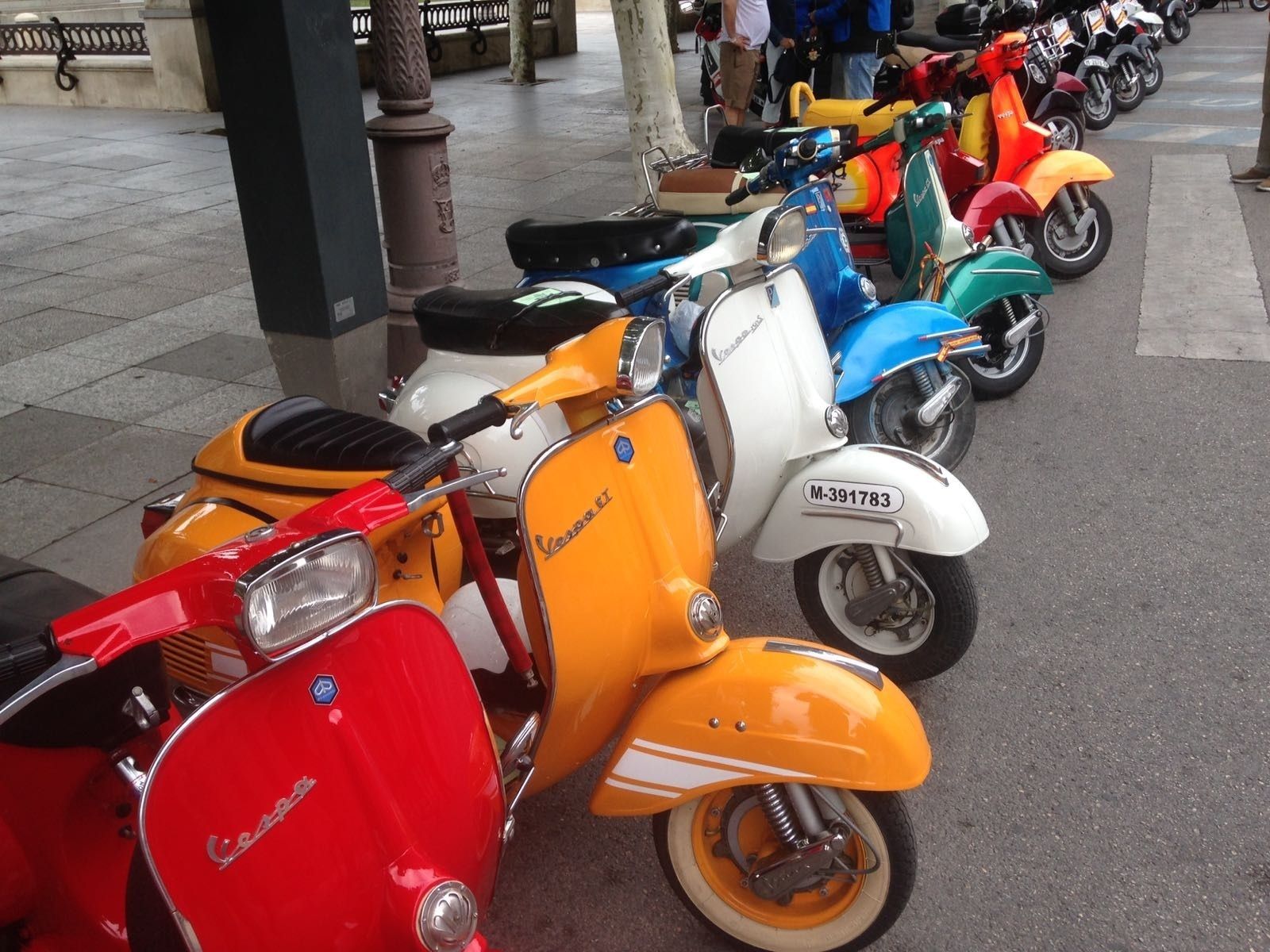 Concentración de Vespas en Alcalá de Henares