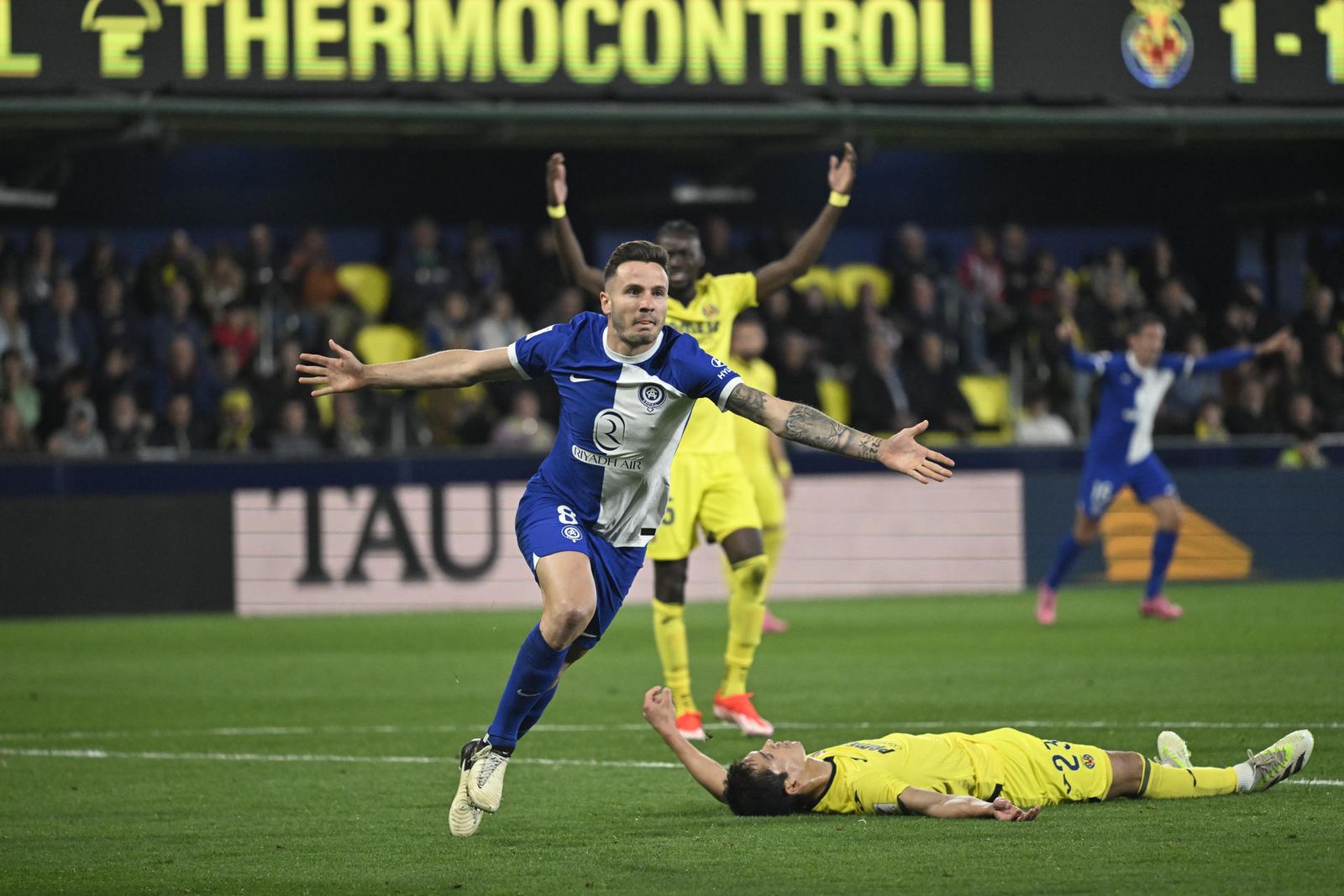 El centrocampista del Atlético de Madrid Saúl Ñíguez celebra su gol frente al Villarreal
