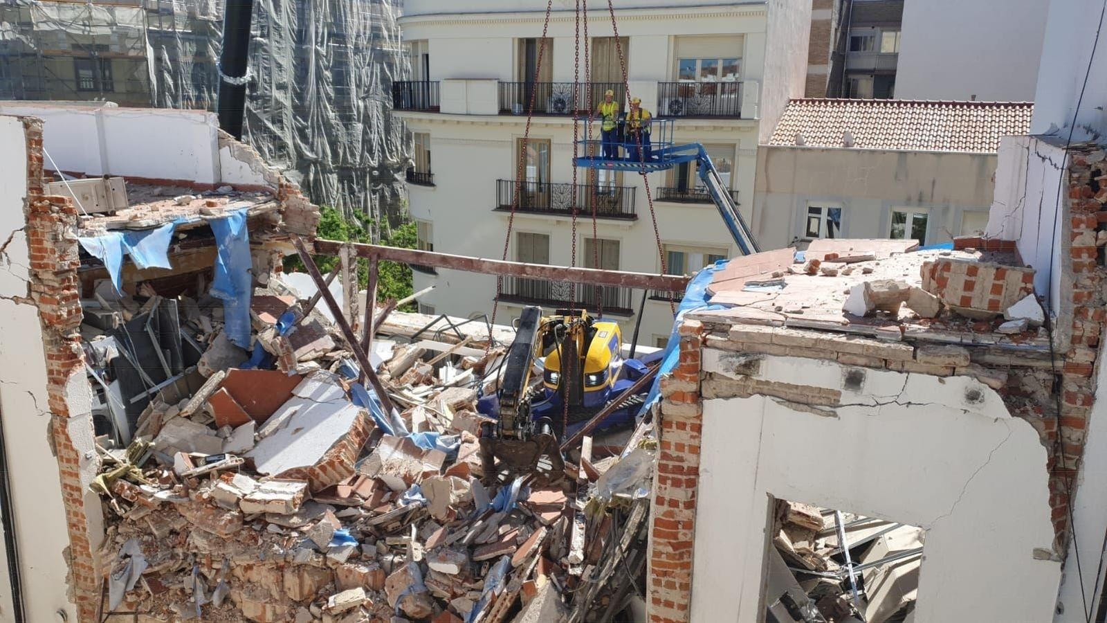 Vecinos de General Pardiñas 35 critican que sus peticiones caigan "en saco roto" y piden alternativas reales