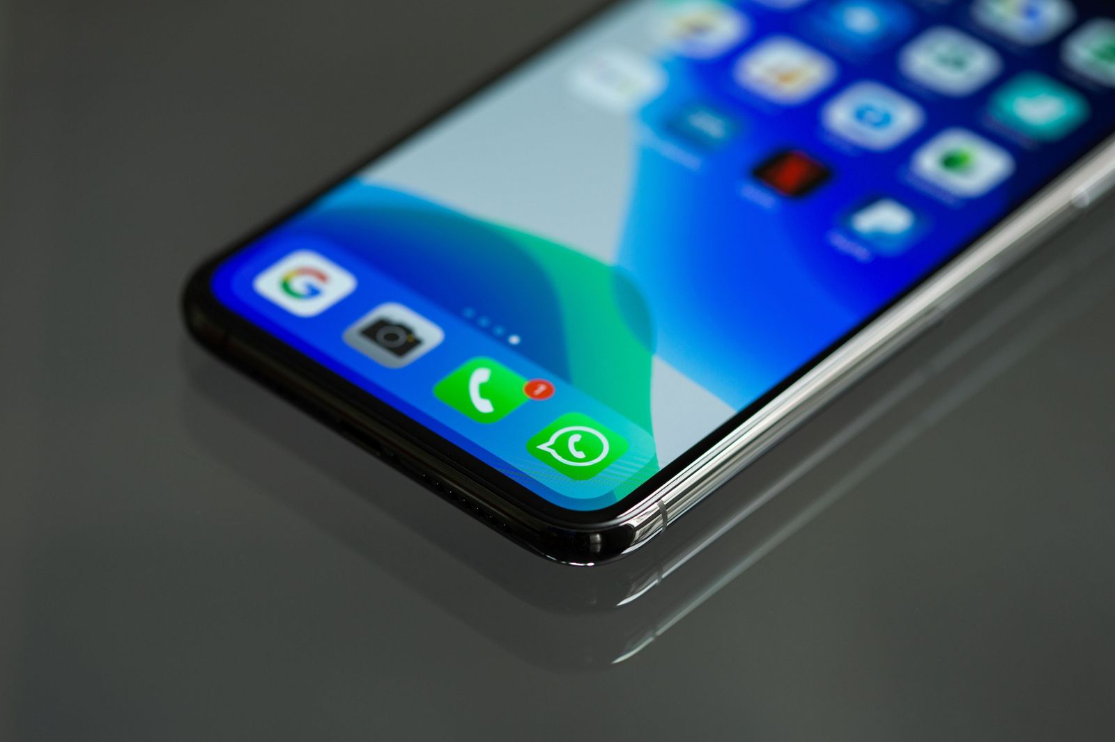 Un timo por WhatsApp ofrece billetes de Iberia gratis por el Black Friday
