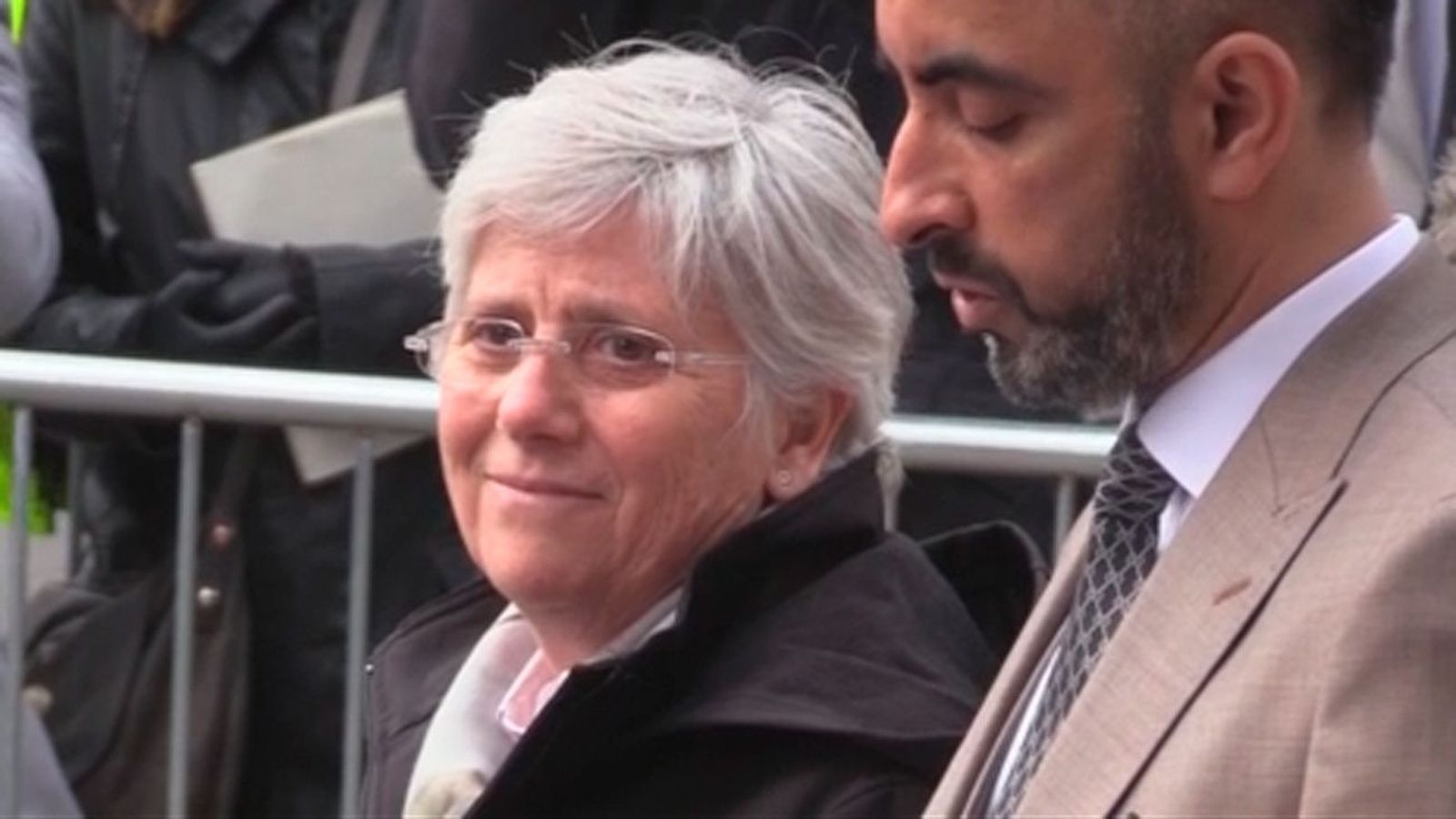 La exconsejera catalana Clara Ponsatí se entrega en Edimburgo