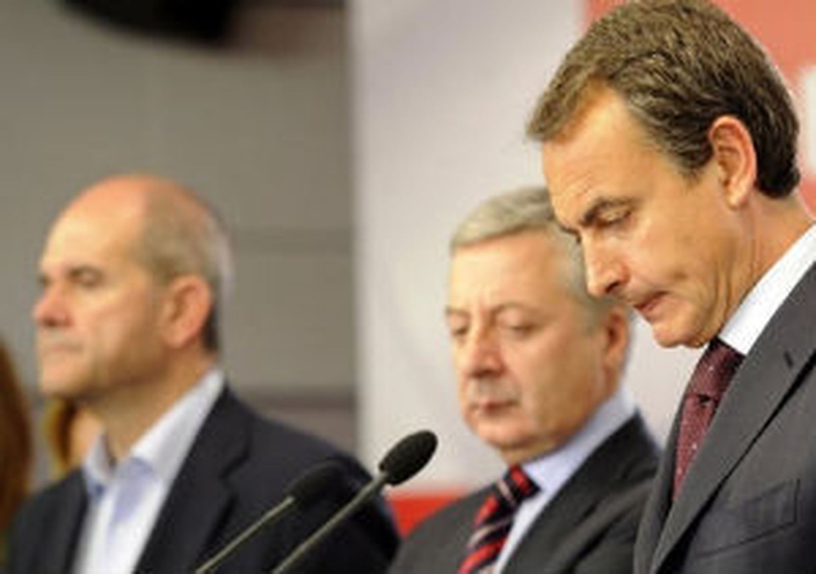 La Ejecutiva del PSOE analizará  este lunes la derrota electoral