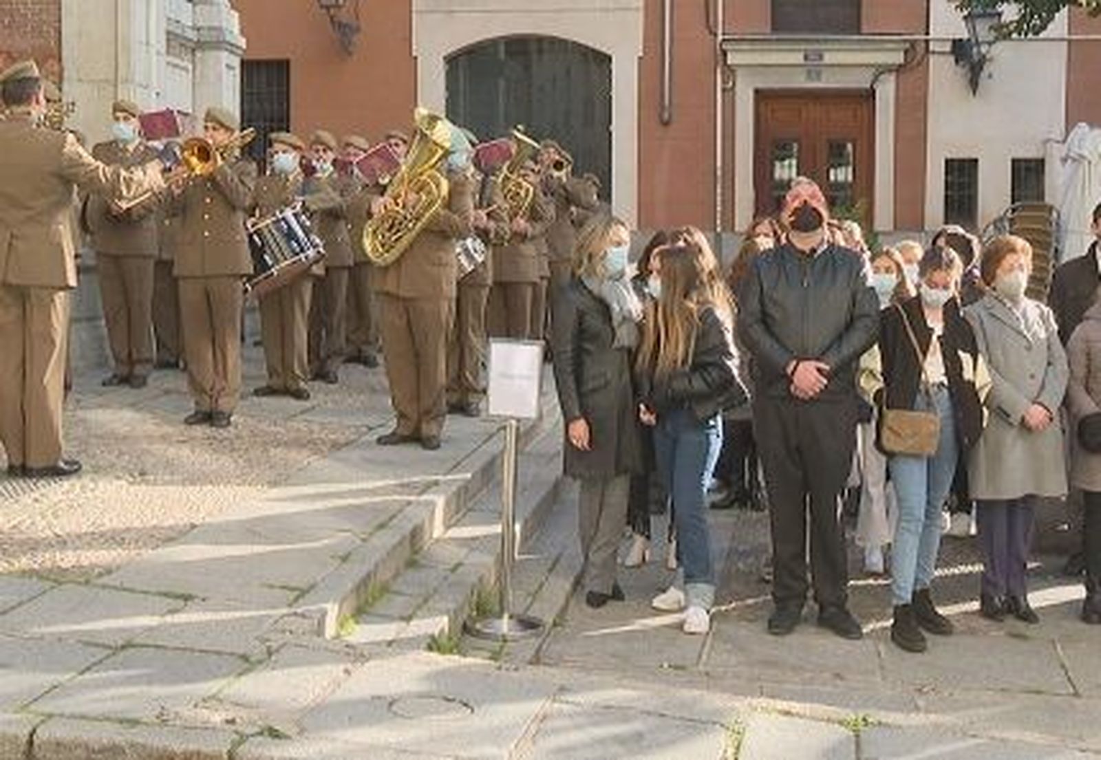 Un acto rinde homenaje a los cinco asesinados por ETA en la Plaza Cruz Verde de Madrid hace 30 años