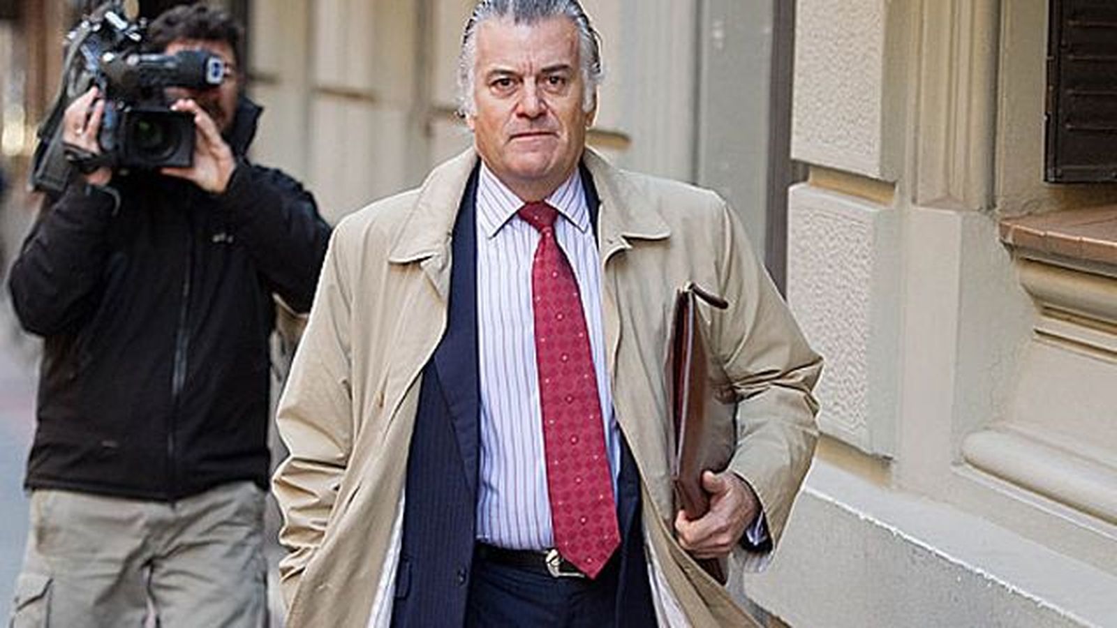 Ruz propone juzgar a Bárcenas y considera al PP responsable civil por la "caja B"