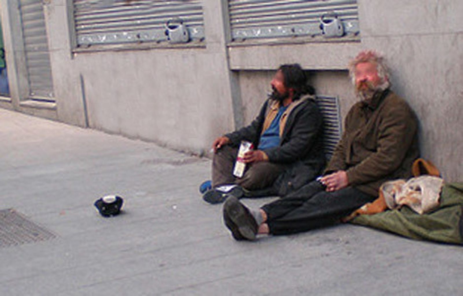 Dos "sin techo" en las calles de Madrid