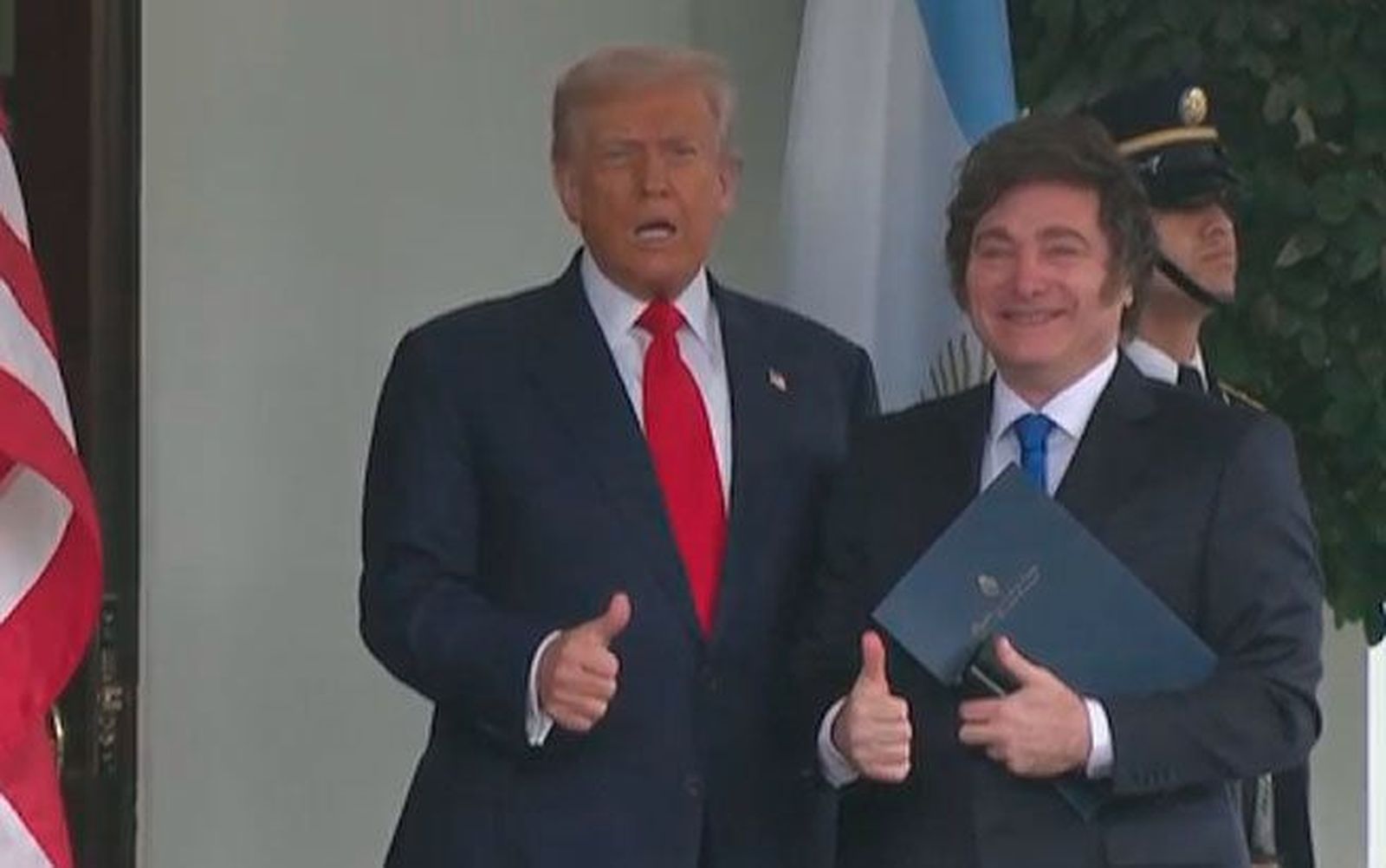 Trump recibe con elogios a Milei y confía en su victoria electoral