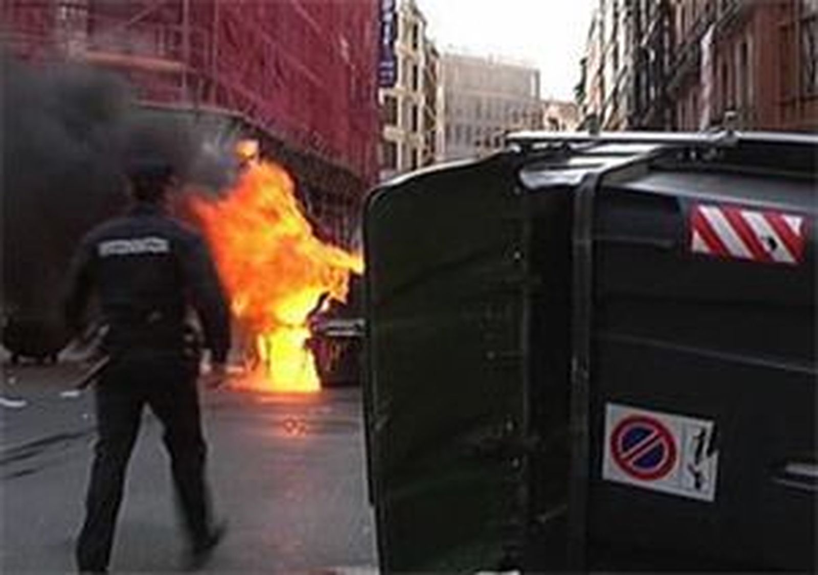 Tres detenidos y una veintena de identificados en las protestas de Bilbao