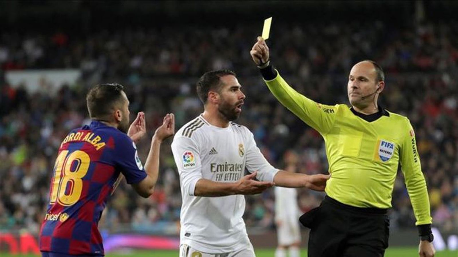 Mateu Lahoz en un clásico