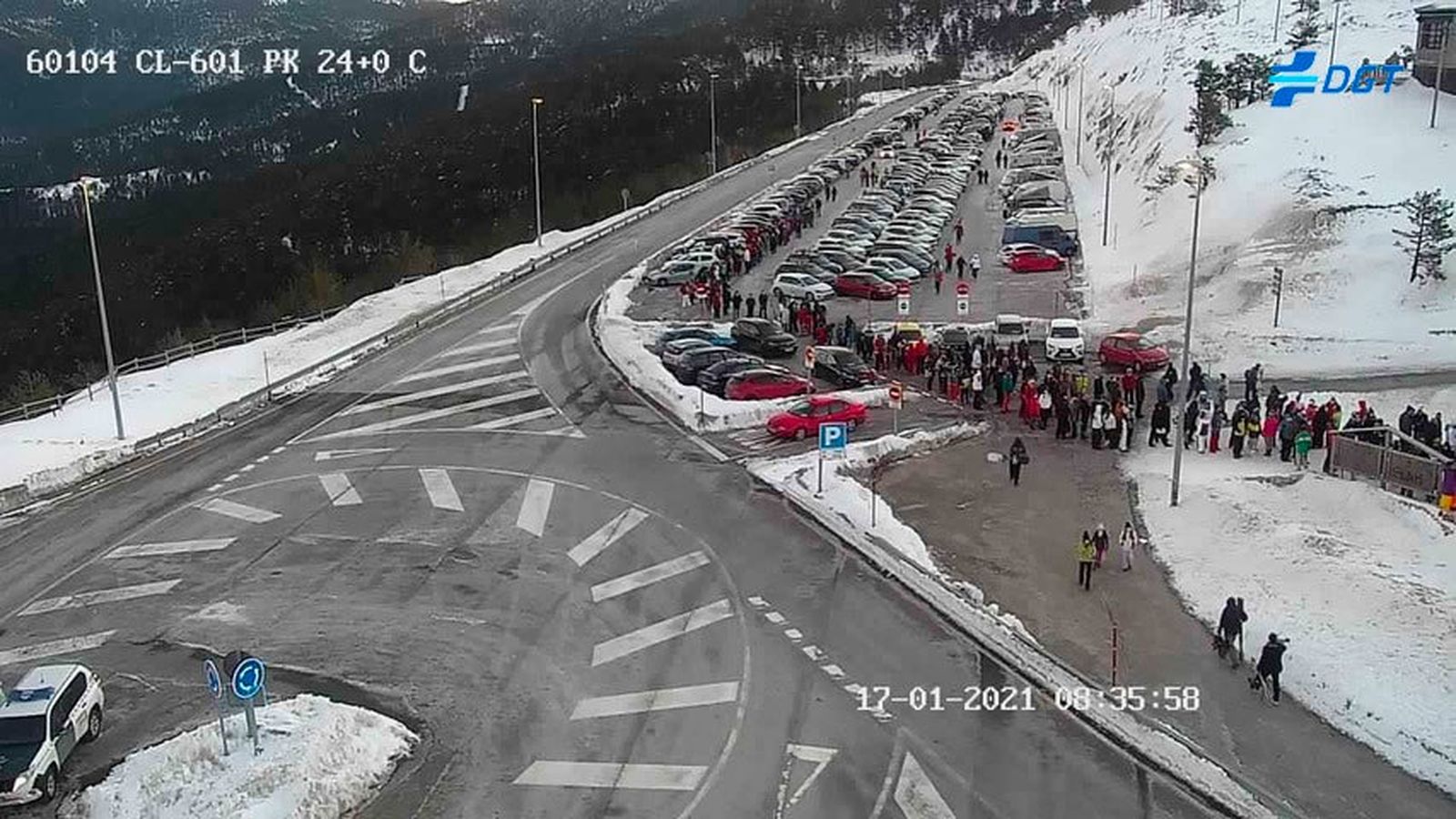 Parking completos en la sierra madrileña